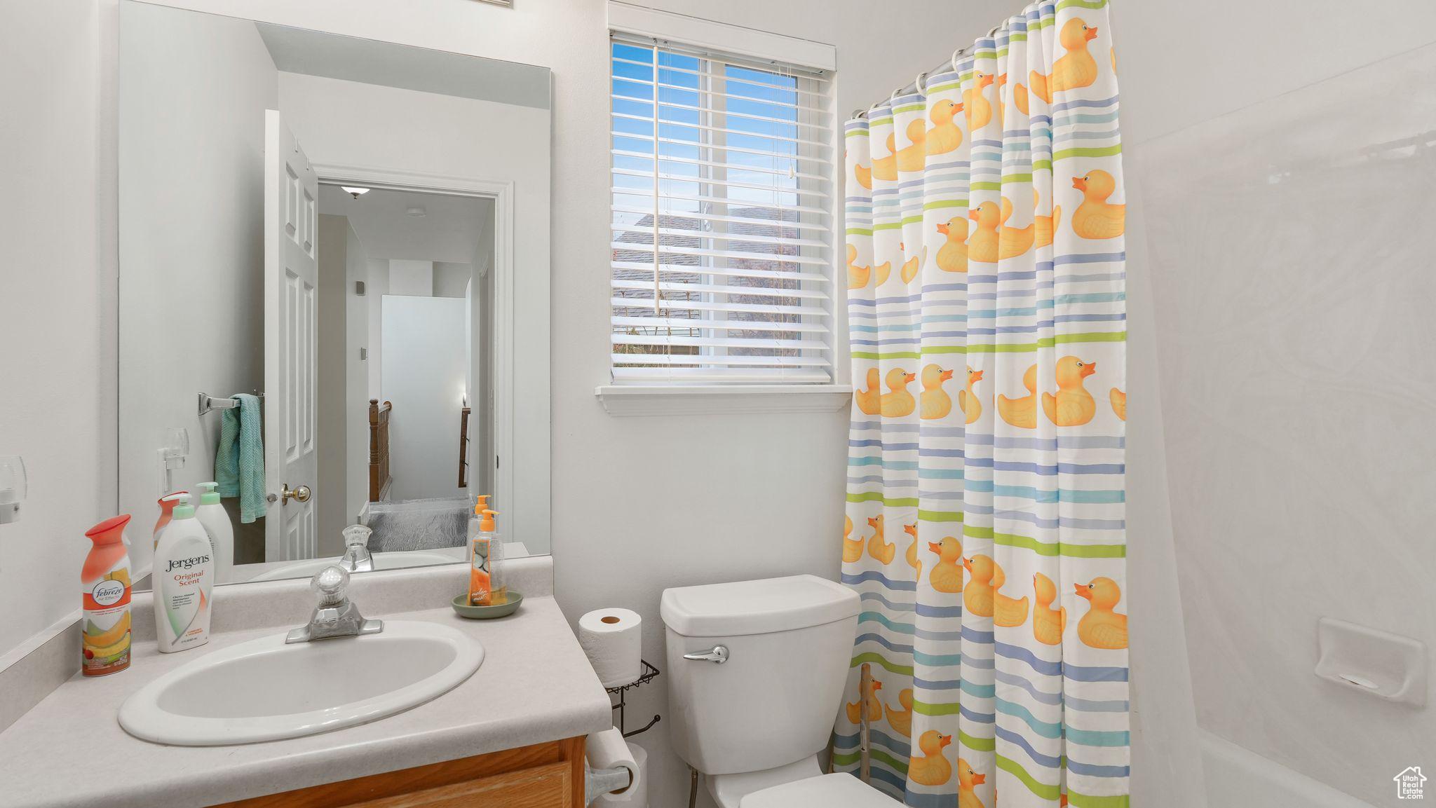 1272 E LOAFER VIEW DR