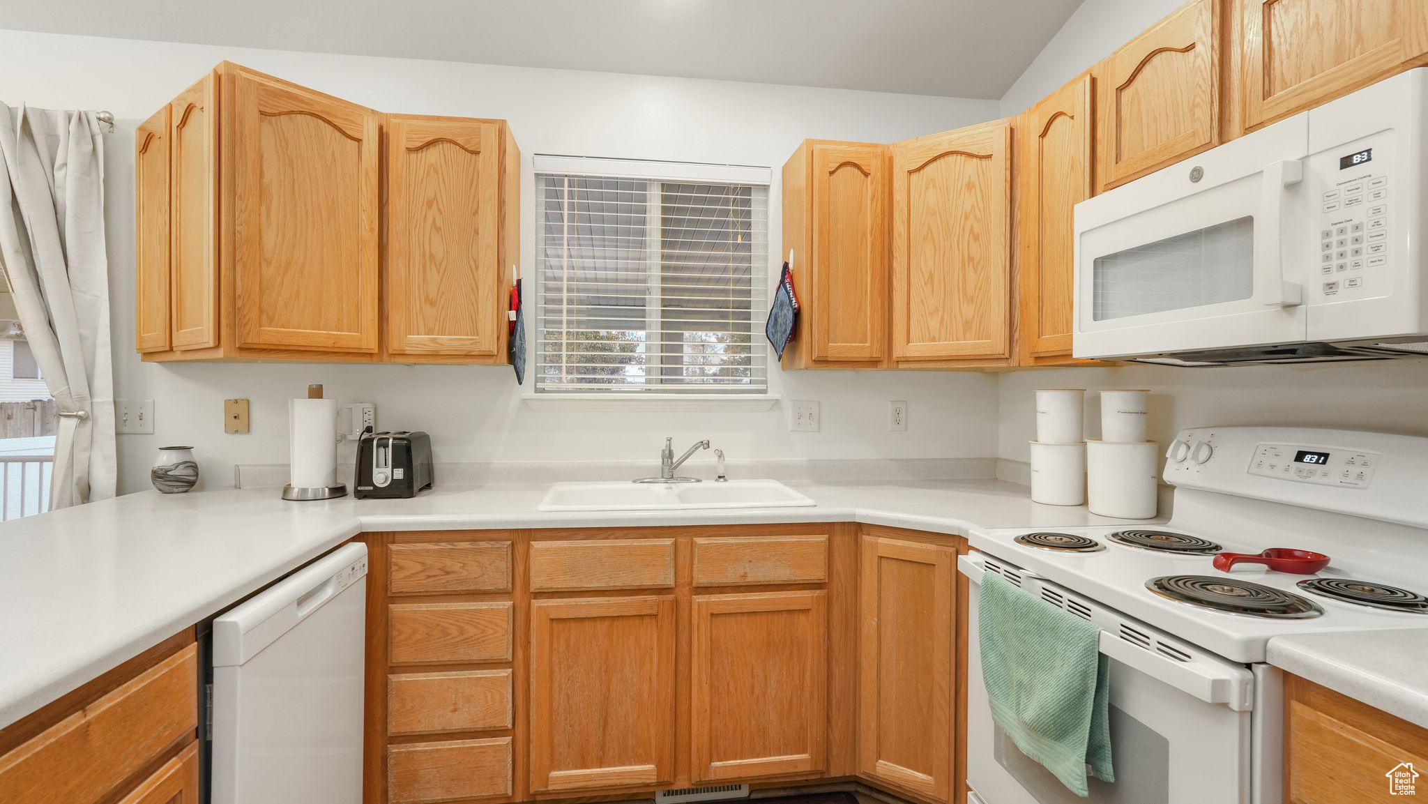 1272 E LOAFER VIEW DR