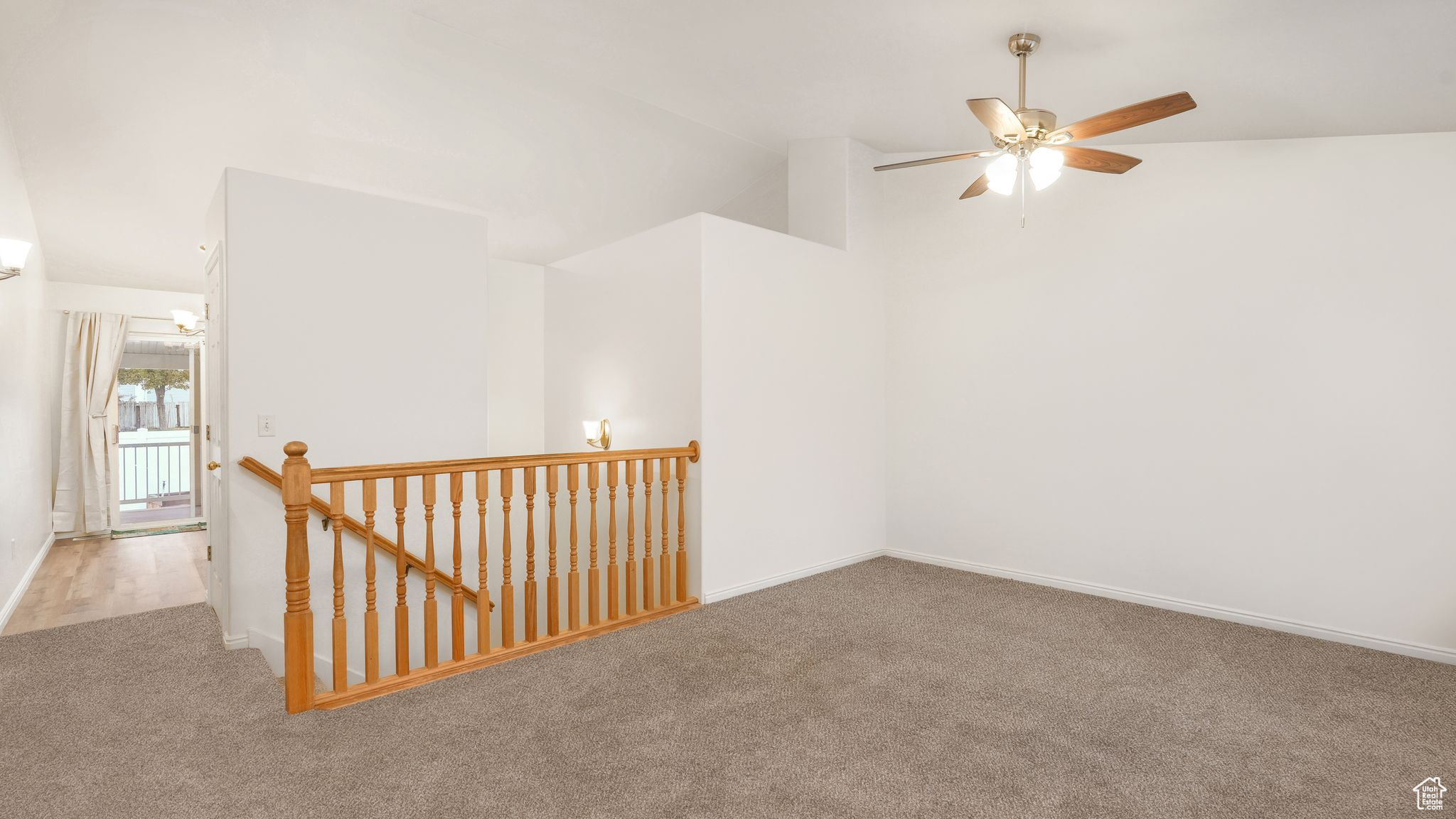 1272 E LOAFER VIEW DR