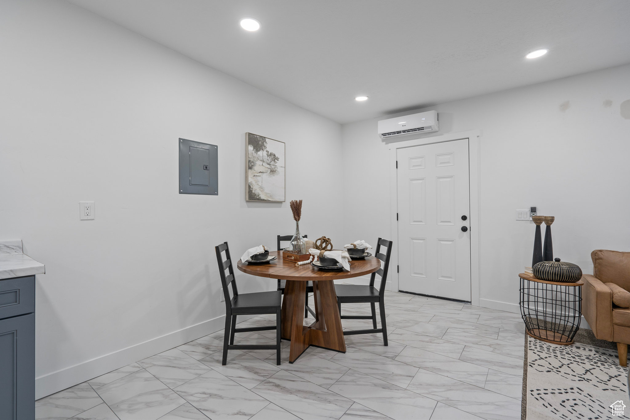 473 W CENTER ST