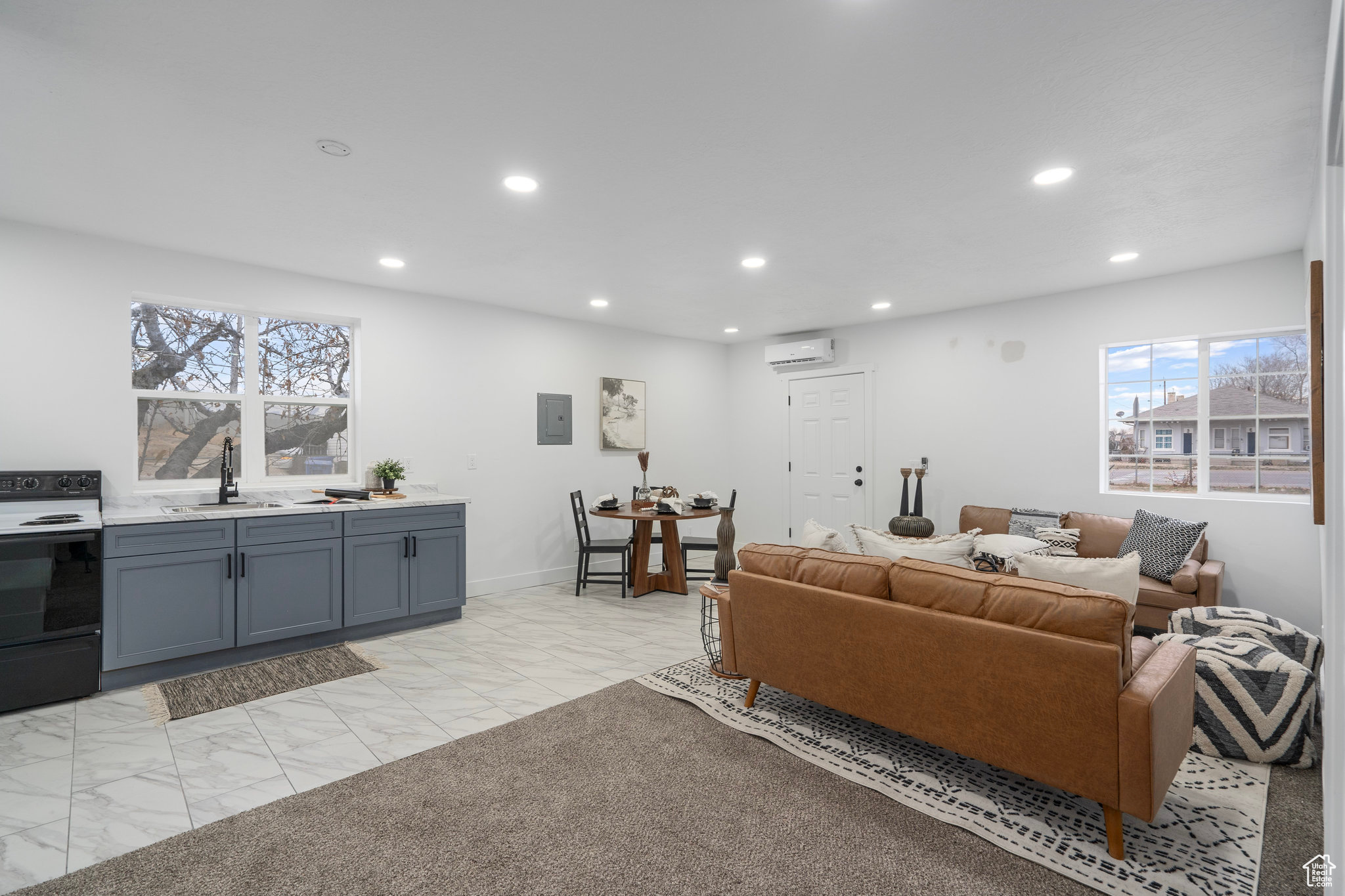 473 W CENTER ST