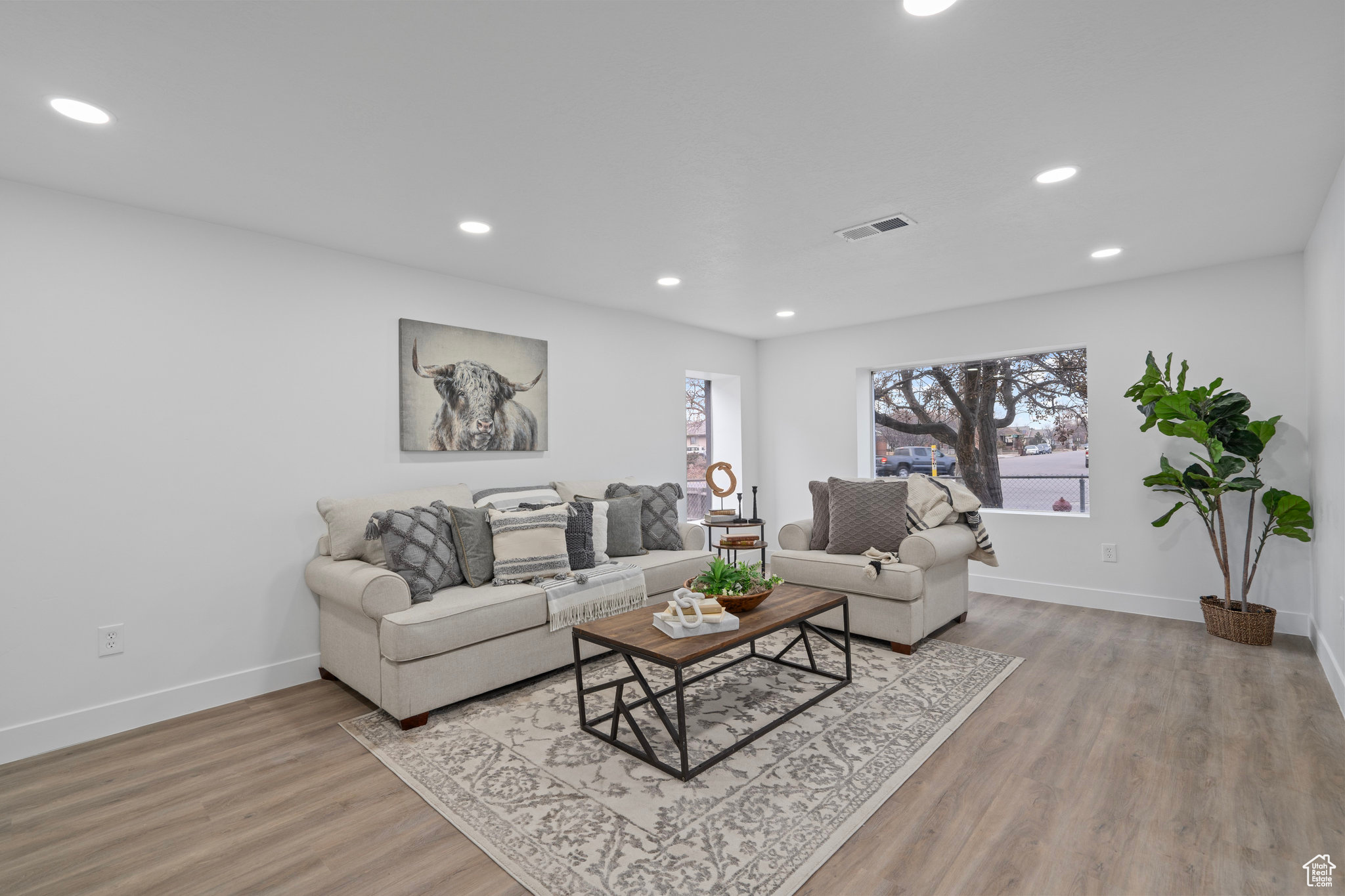 473 W CENTER ST