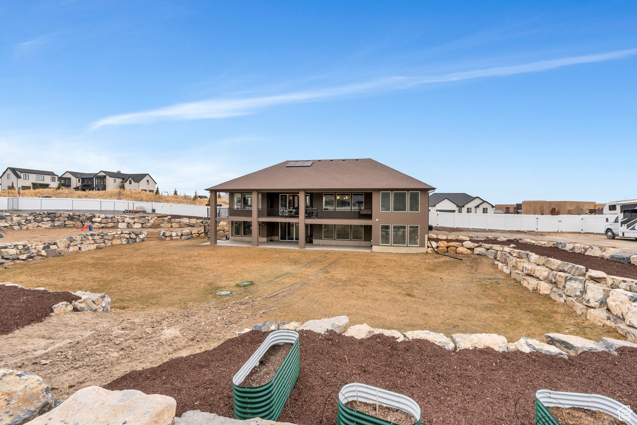 1407 E ABIGAIL LN