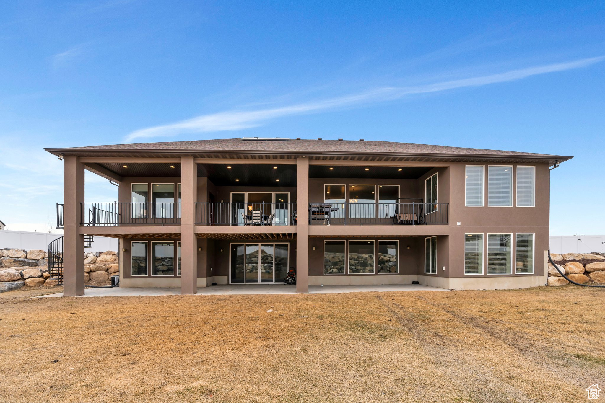 1407 E ABIGAIL LN