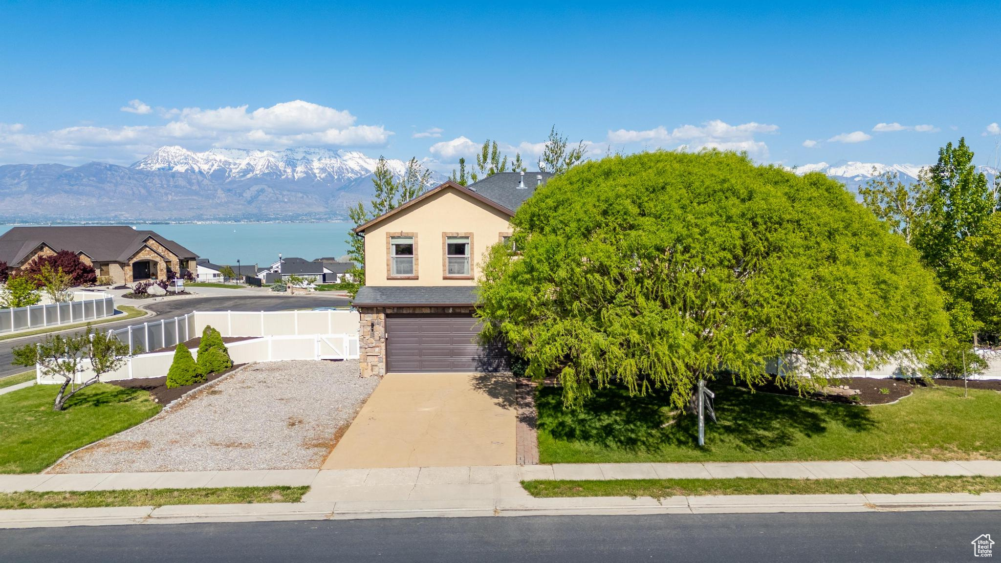 3652 S LAKE MOUNTAIN DR