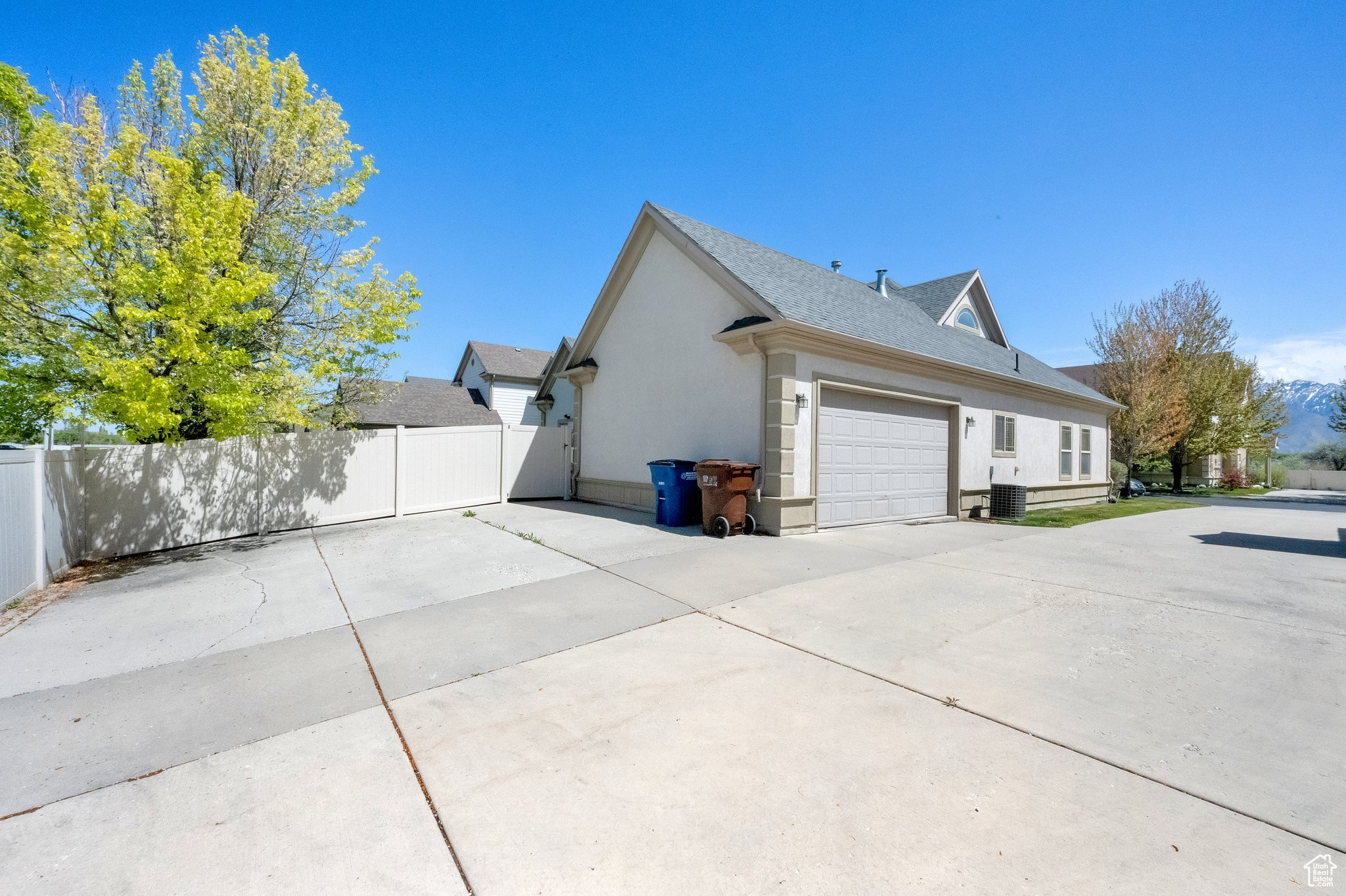 6872 S TRIUMPH LN