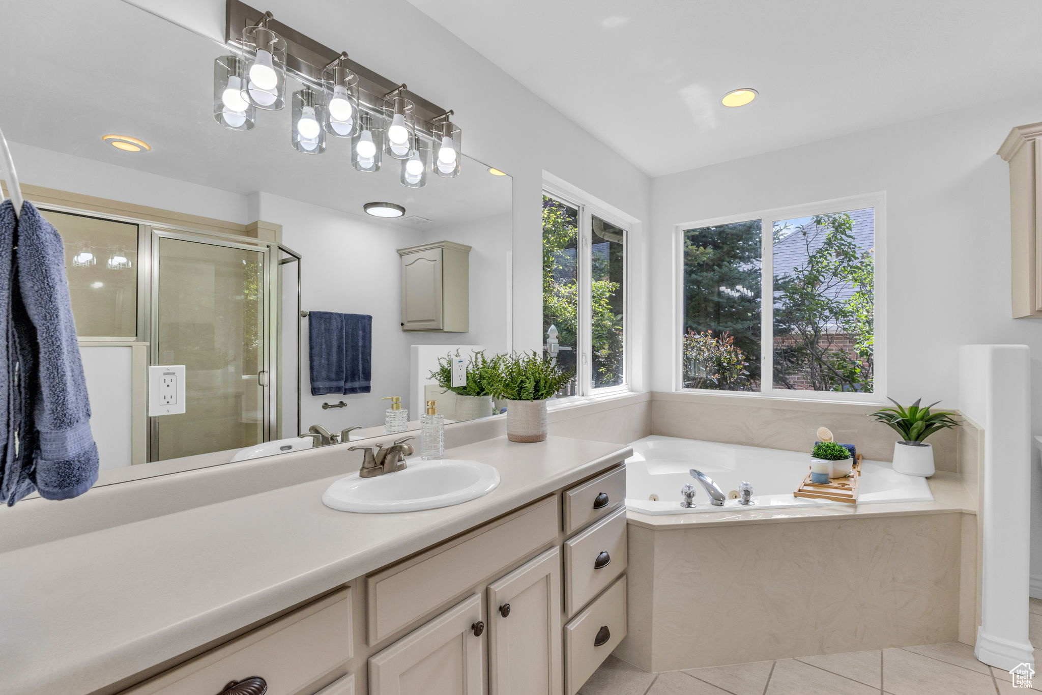 475 S RIDGE DRIVE DR.