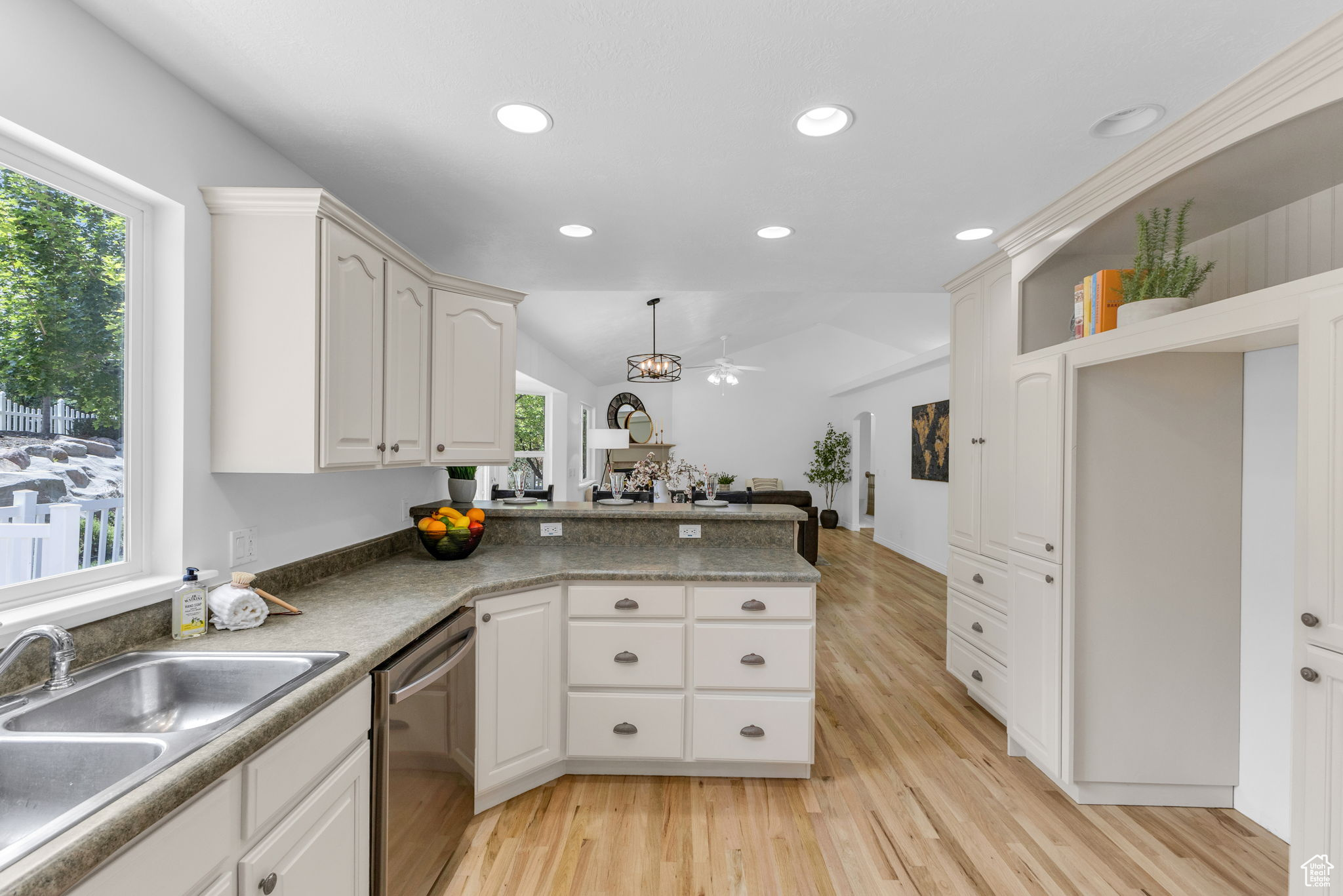 475 S RIDGE DRIVE DR.