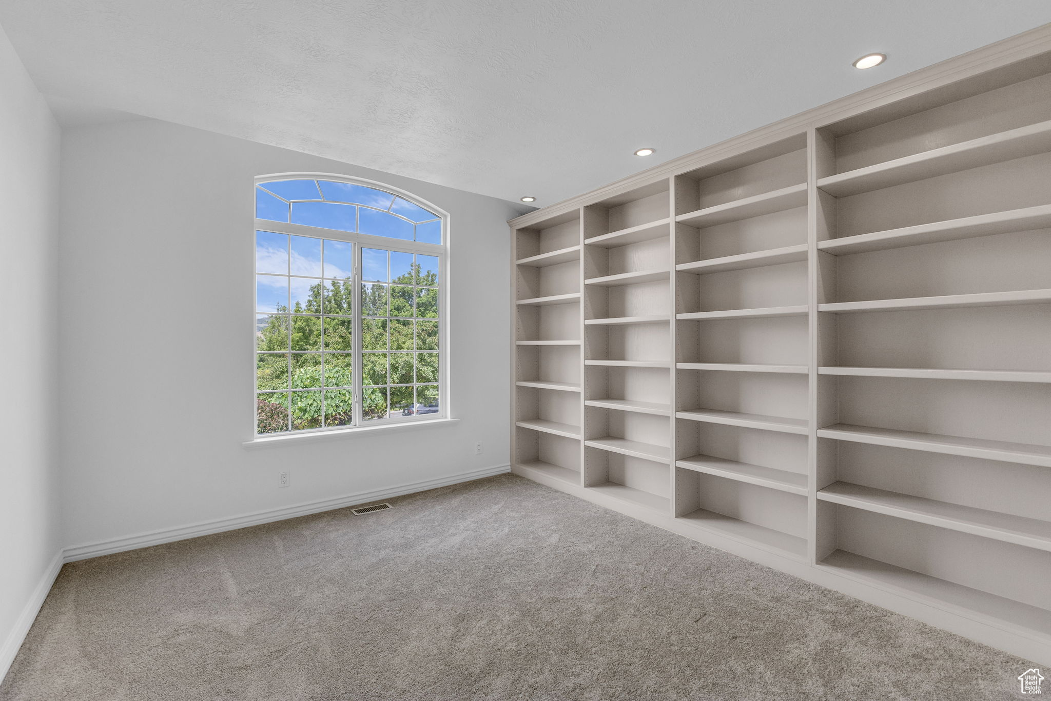 475 S RIDGE DRIVE DR.