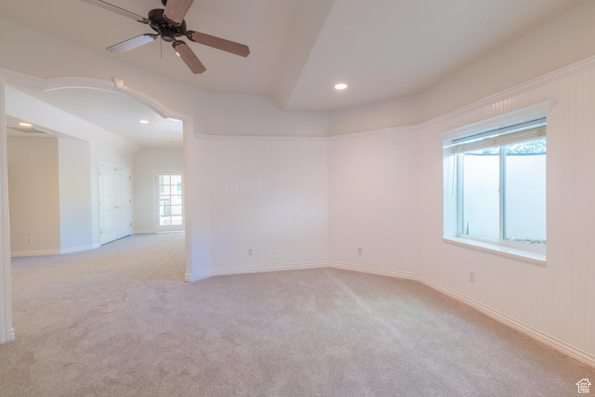 653 E HAMPTON CT