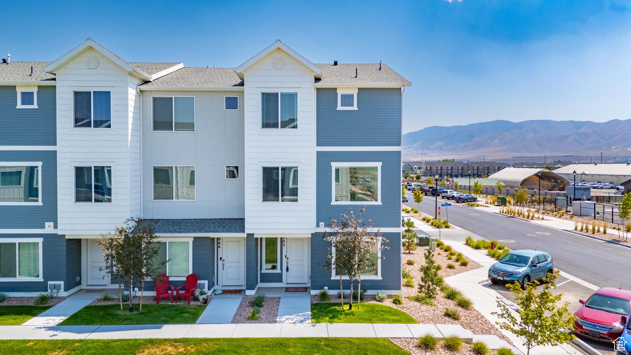 942 E DRIFTER LN