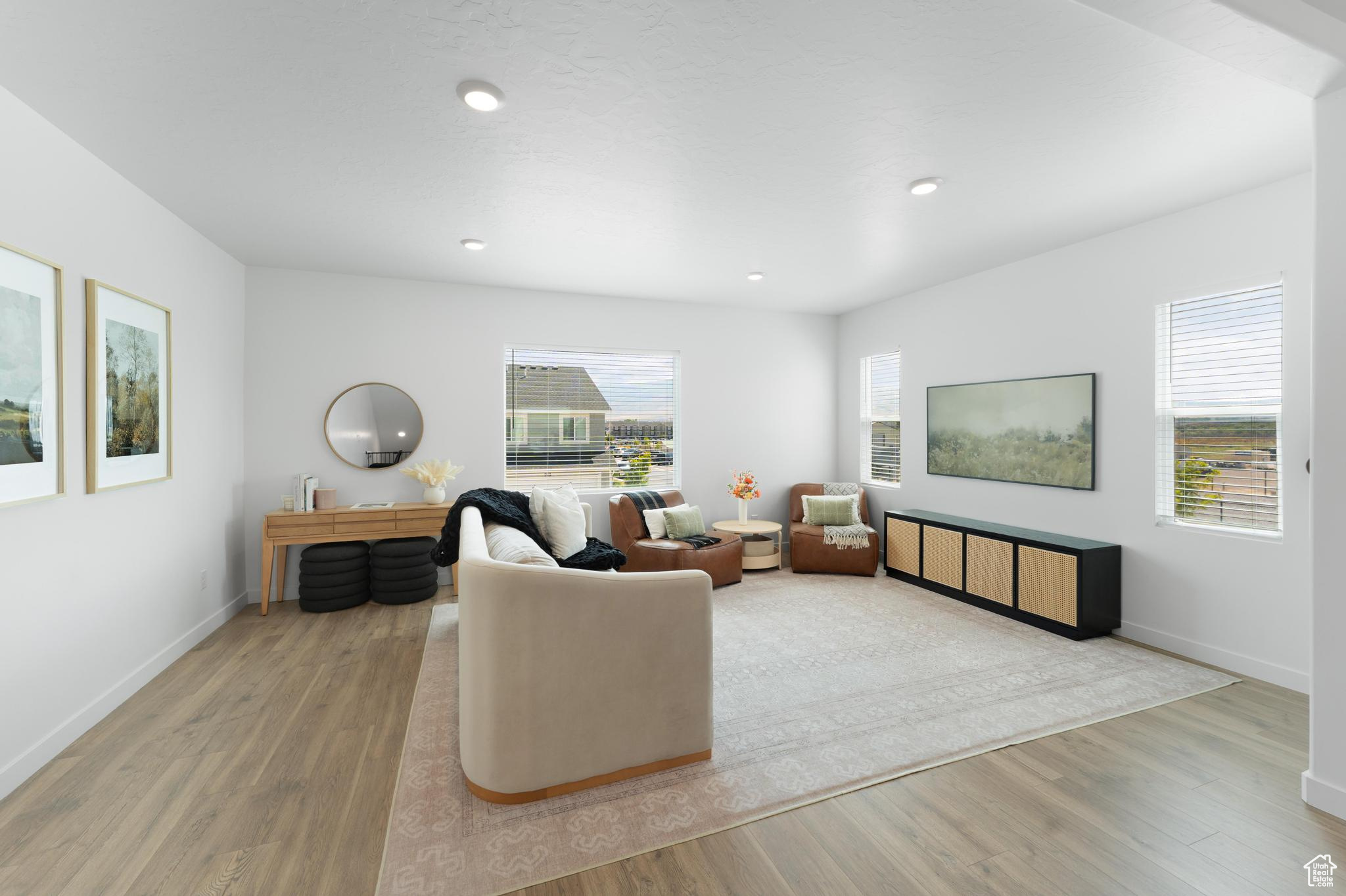 942 E DRIFTER LN