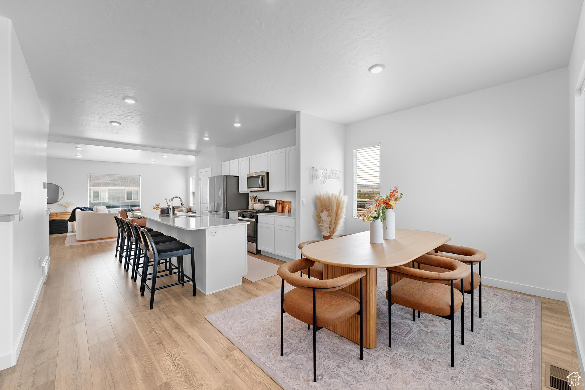 942 E DRIFTER LN