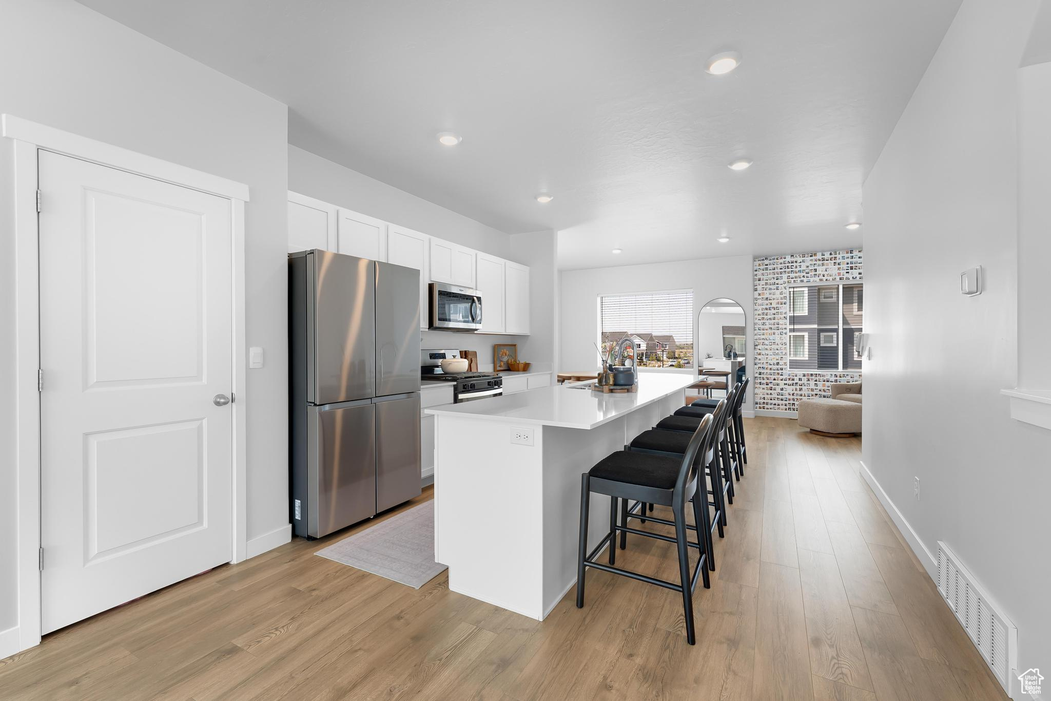 942 E DRIFTER LN