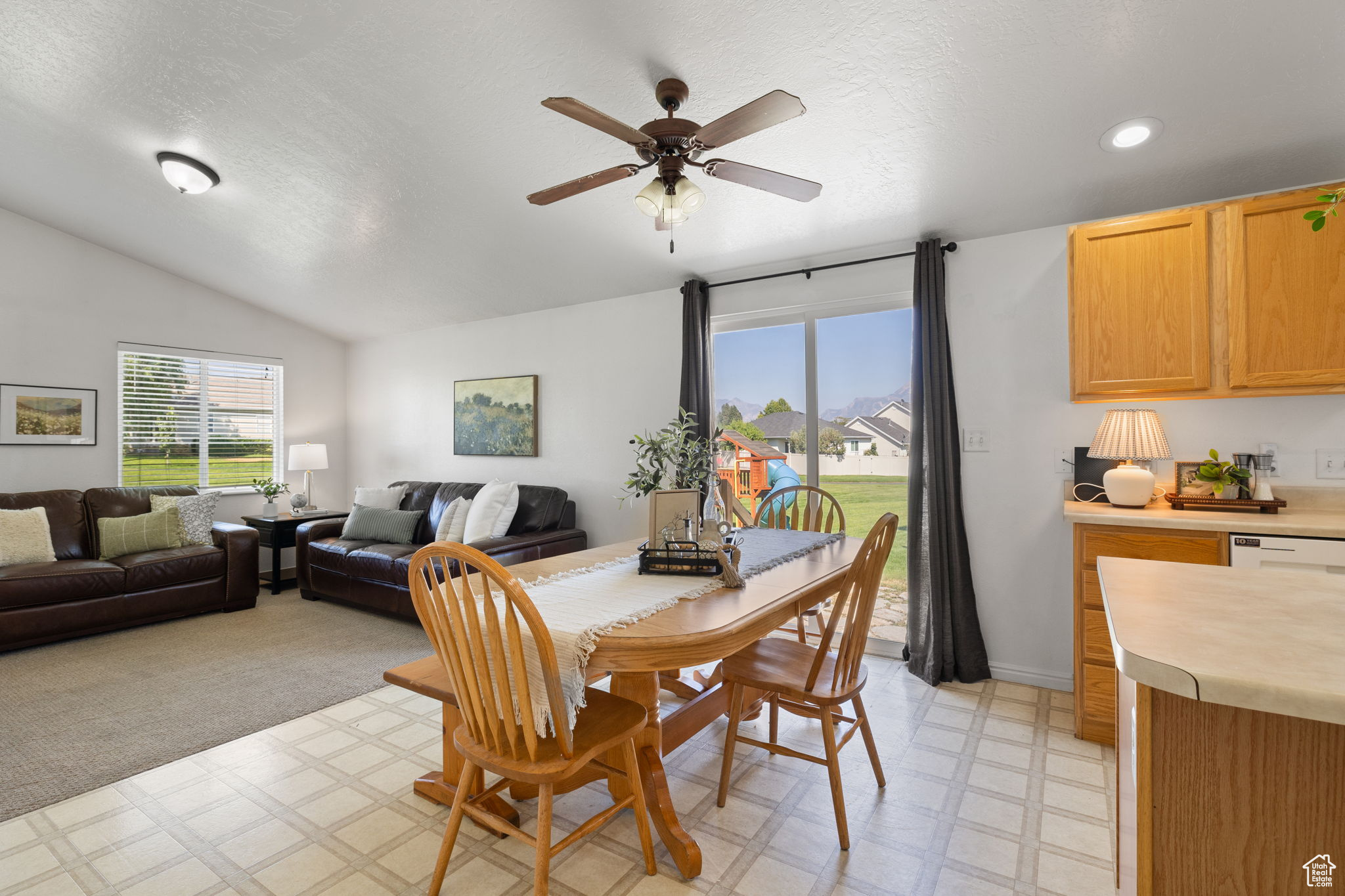 1869 N PEPPERMINT PL