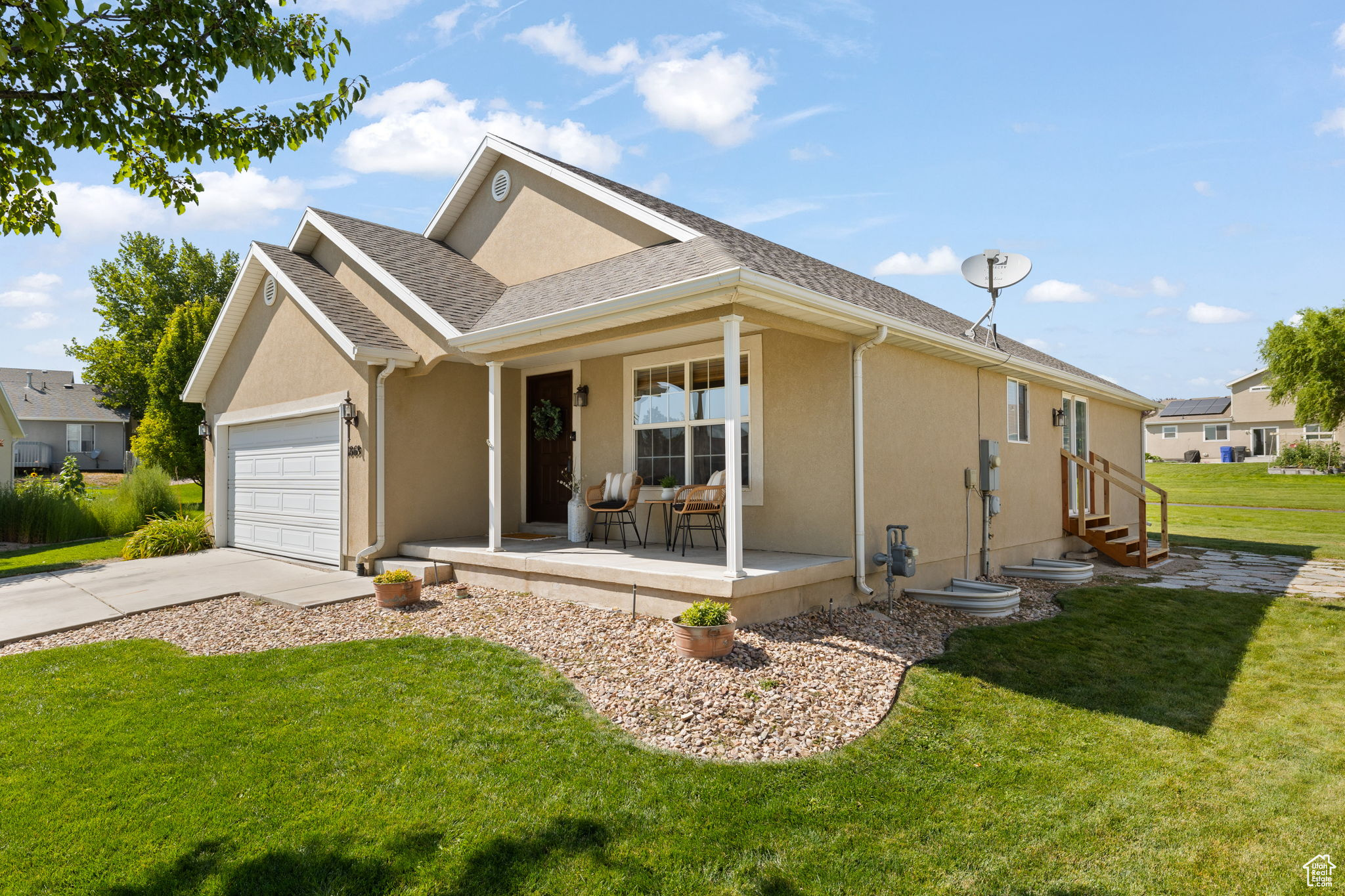 1869 N PEPPERMINT PL