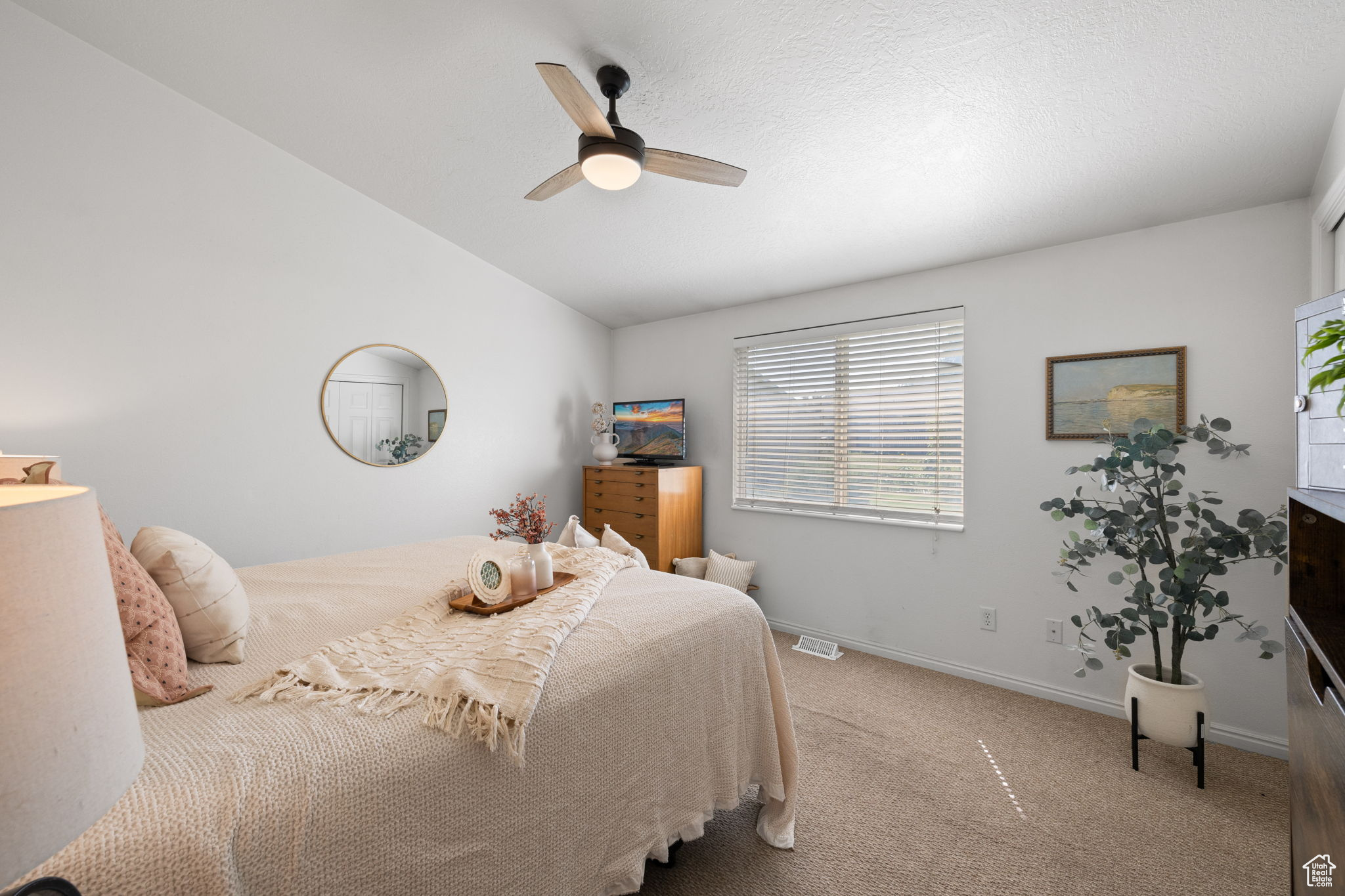 1869 N PEPPERMINT PL