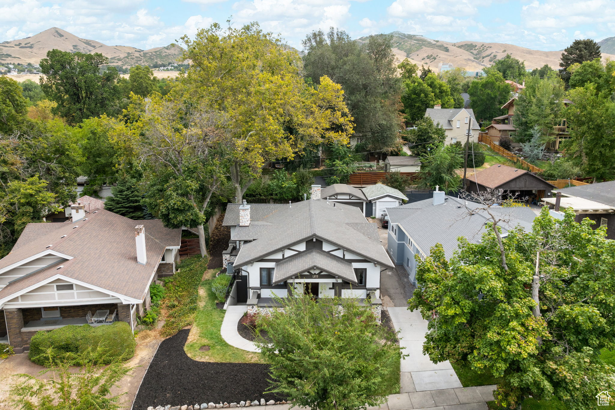 1377 E BUTLER AVE
