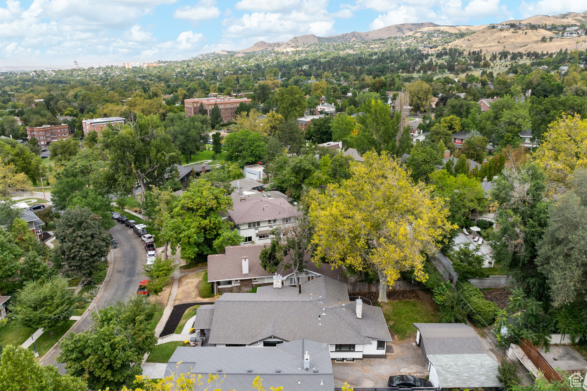 1377 E BUTLER AVE