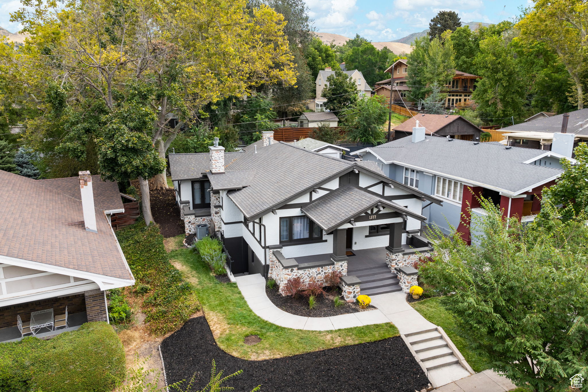 1377 E BUTLER AVE