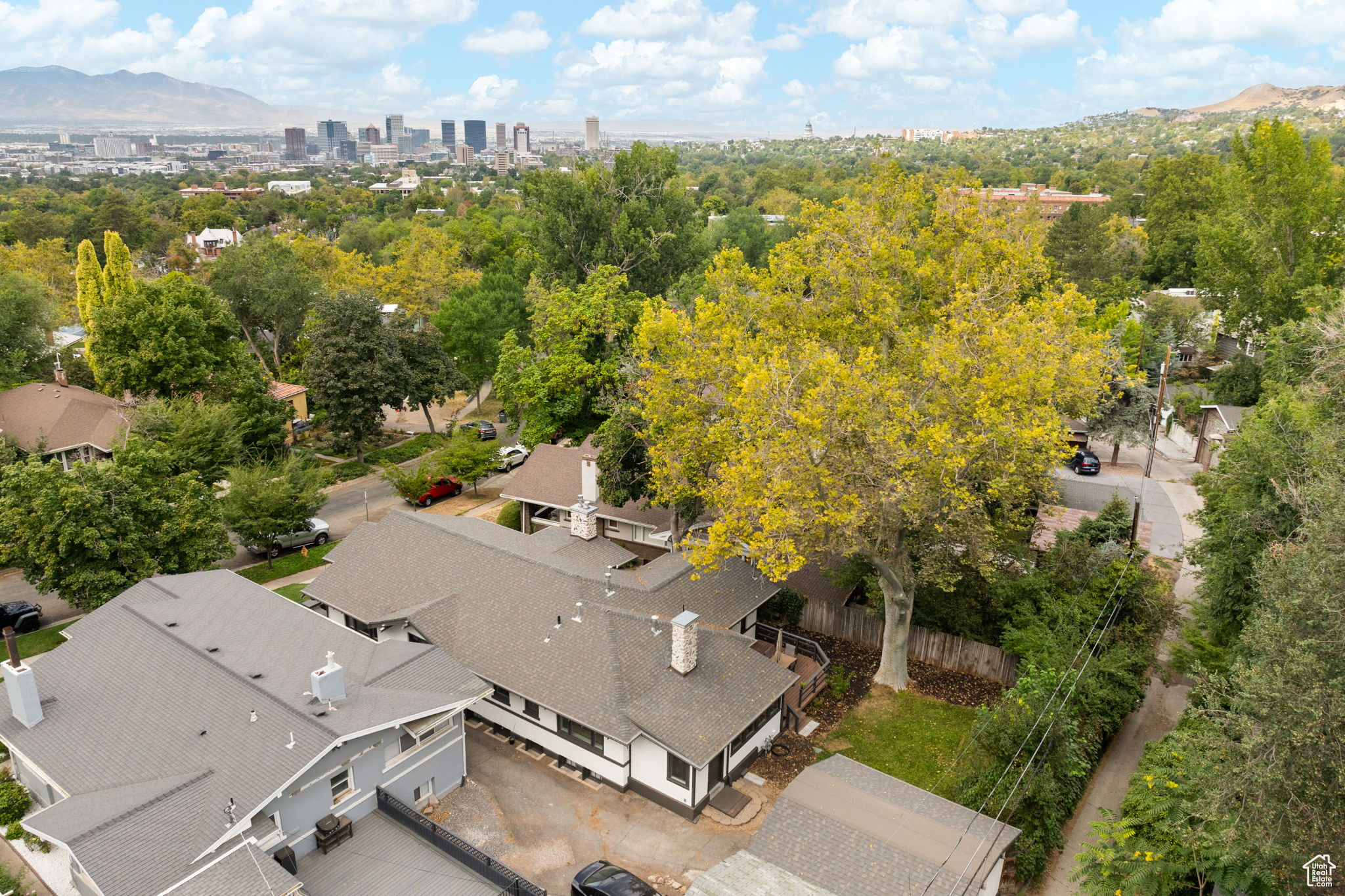 1377 E BUTLER AVE
