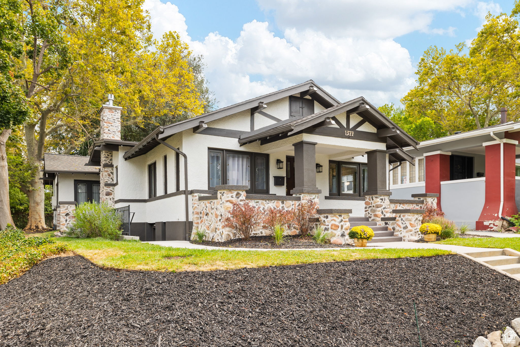 1377 E BUTLER AVE