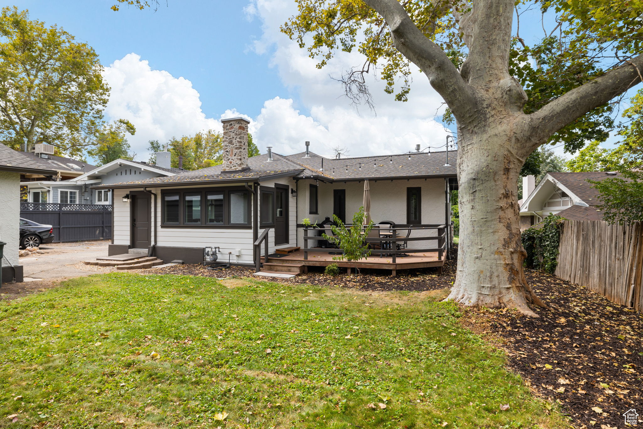 1377 E BUTLER AVE