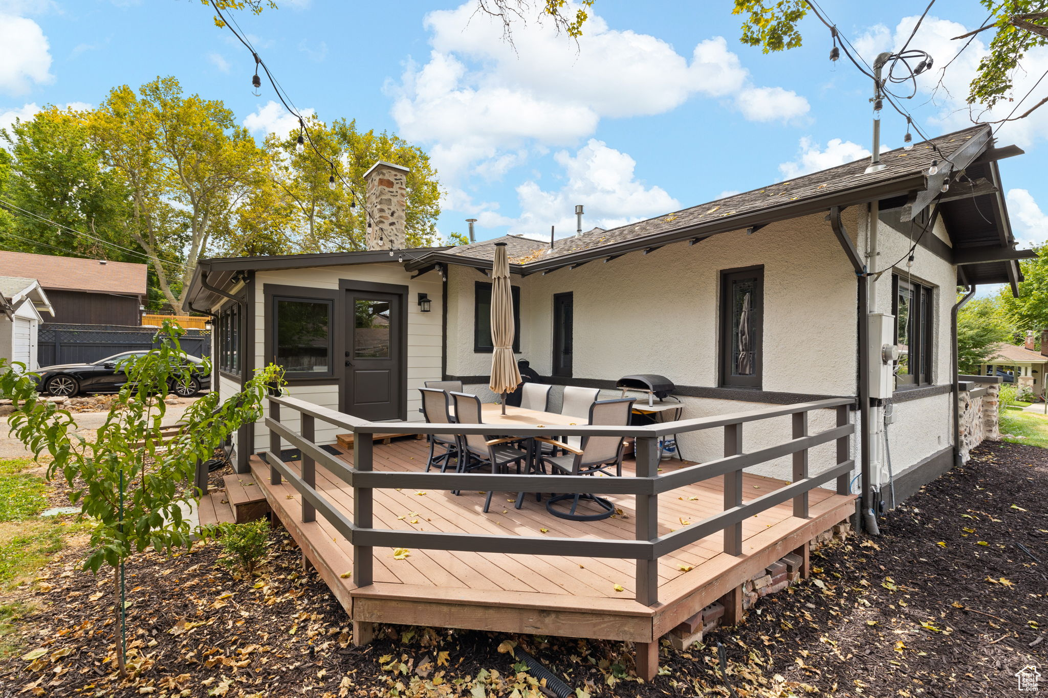 1377 E BUTLER AVE