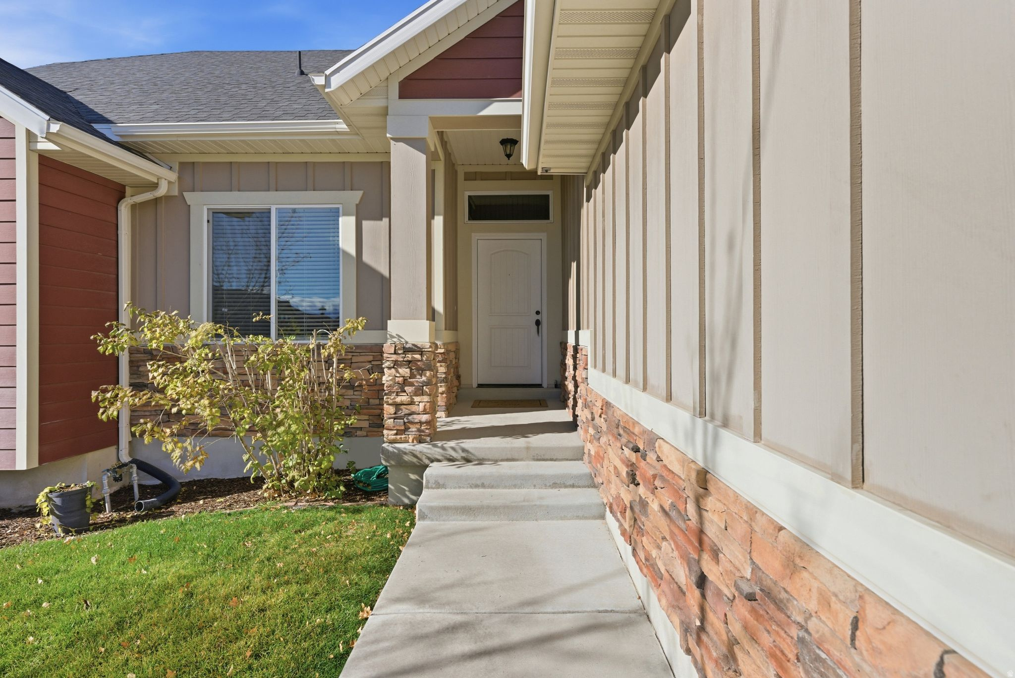 6446 S ORANGE SKY CT