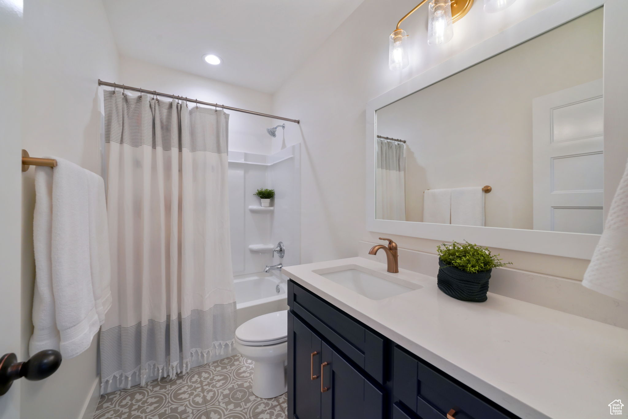 6446 S ORANGE SKY CT