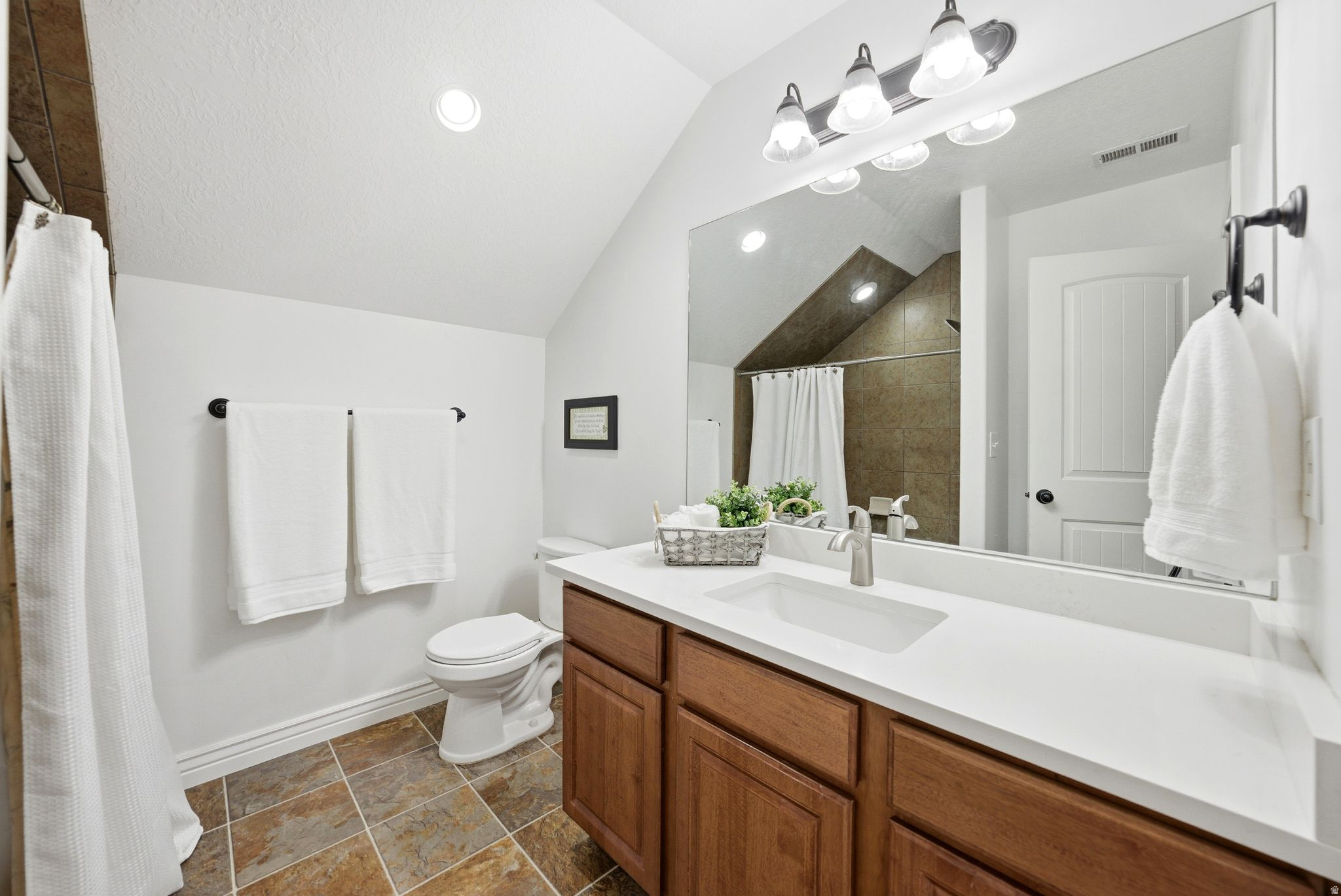 6446 S ORANGE SKY CT