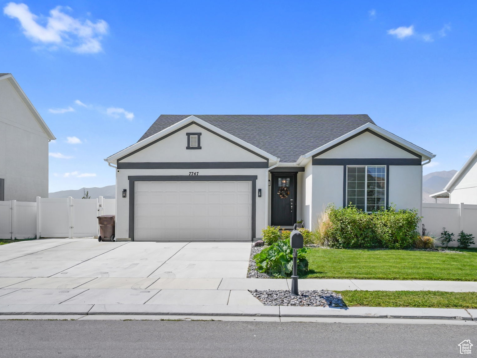 7747 N SEABISCUIT RD