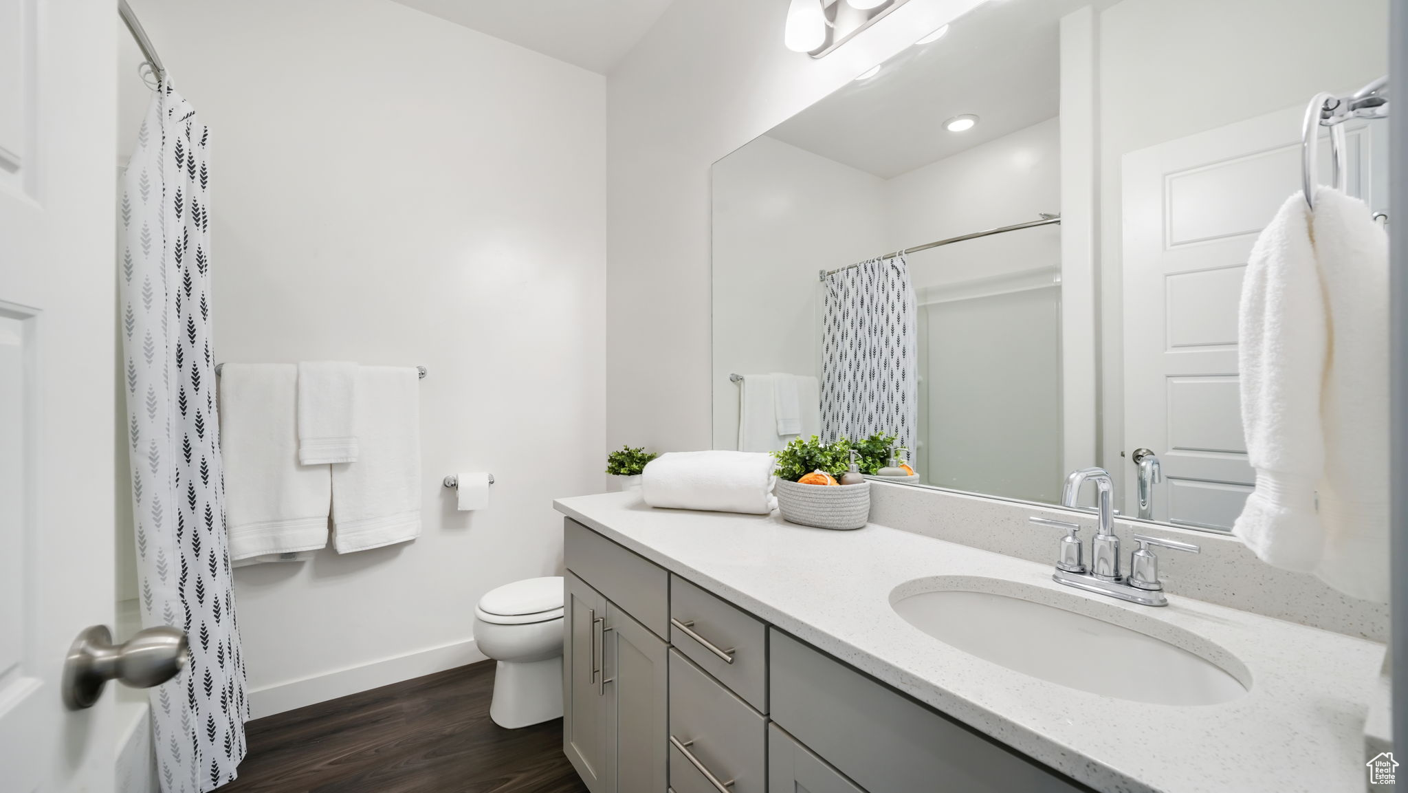 7747 N SEABISCUIT RD