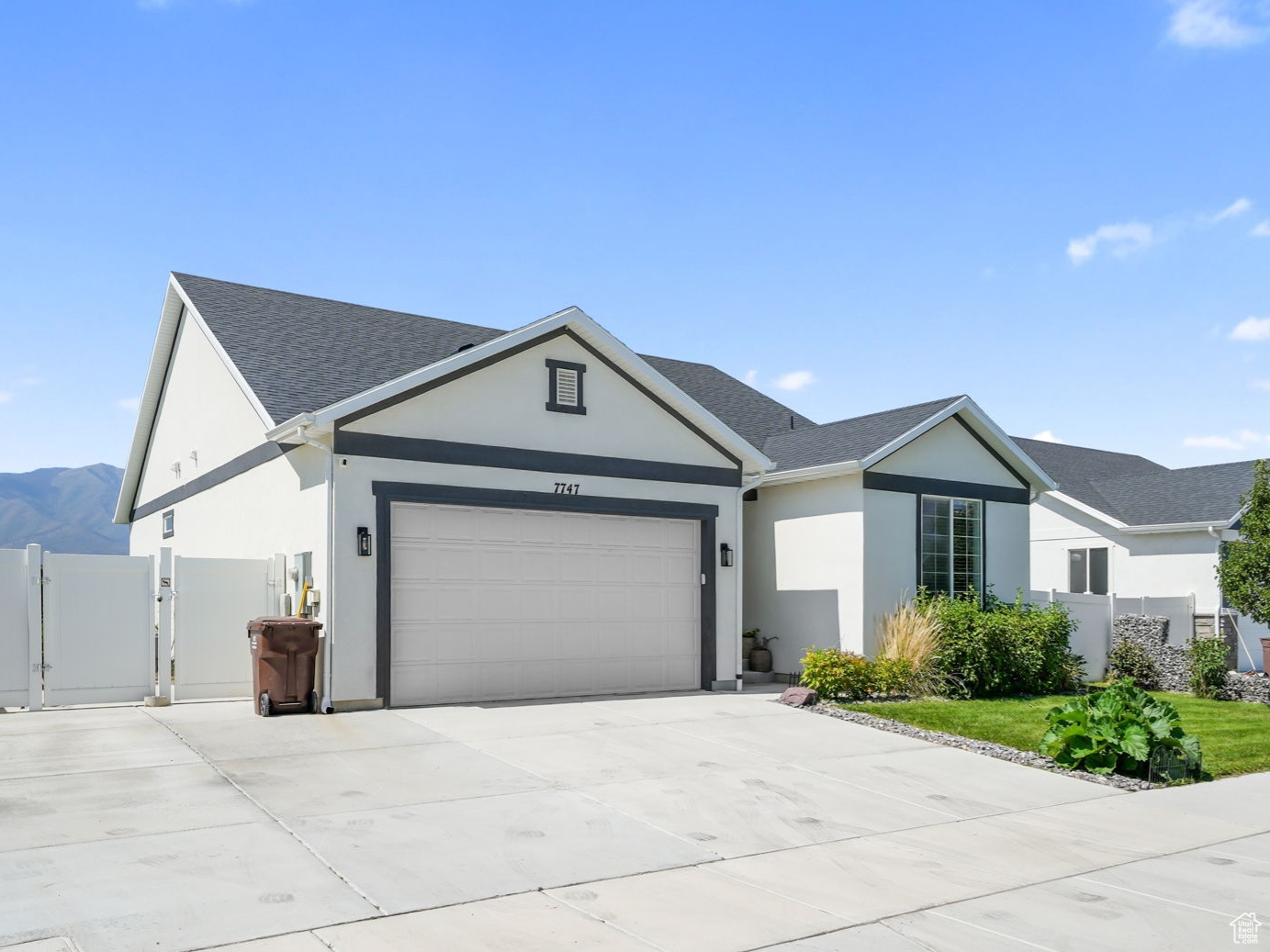 7747 N SEABISCUIT RD