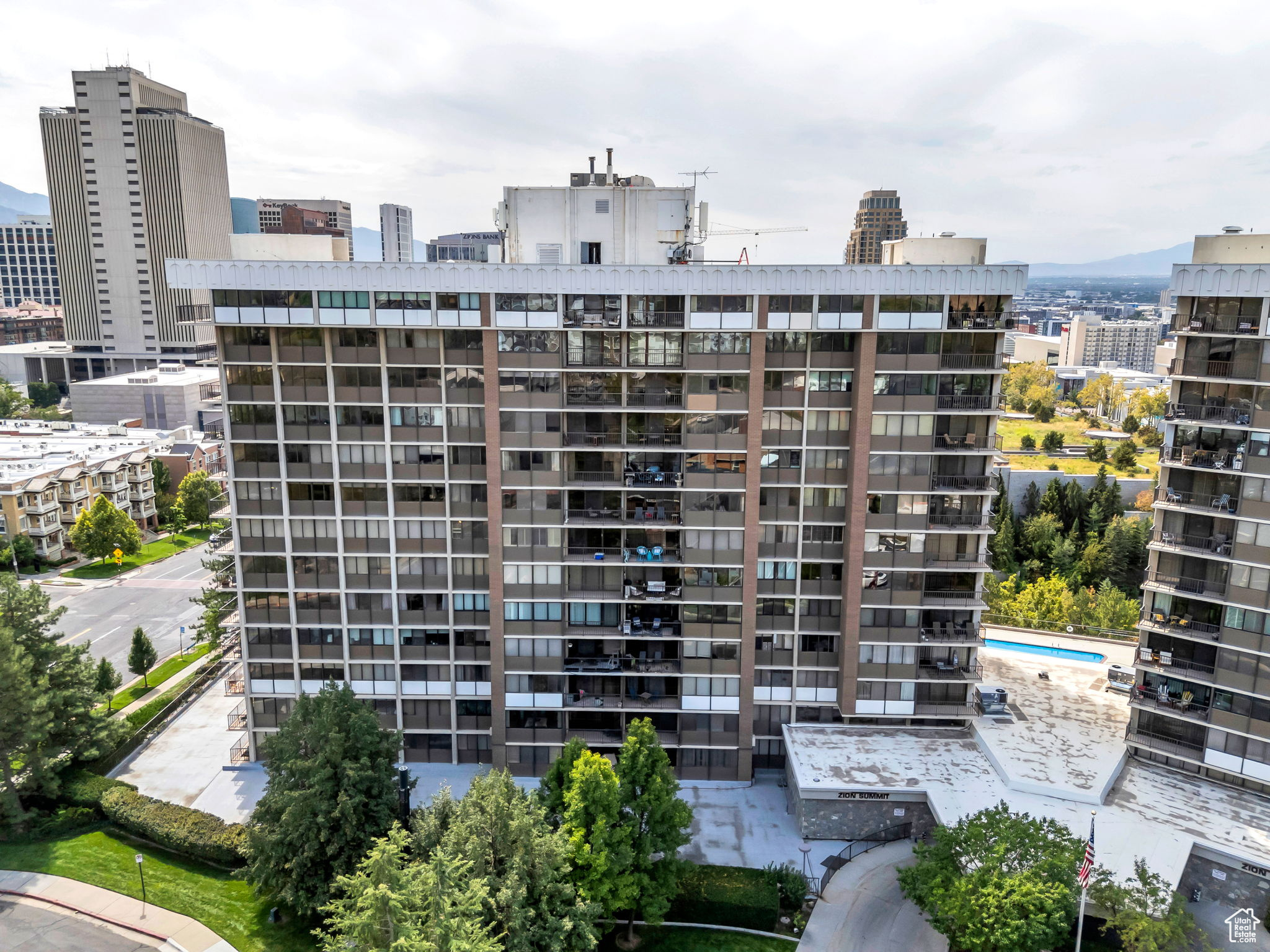 241 N VINE ST #1101E