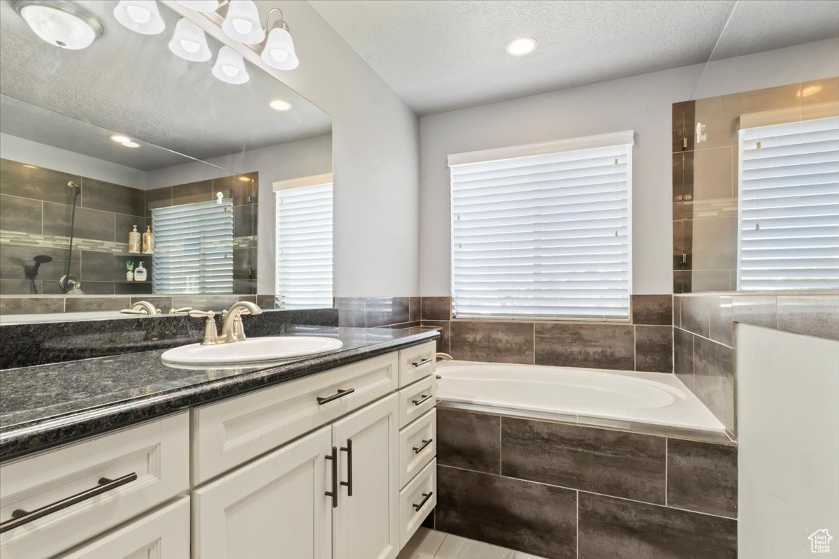7464 W HALL CROSSING DR