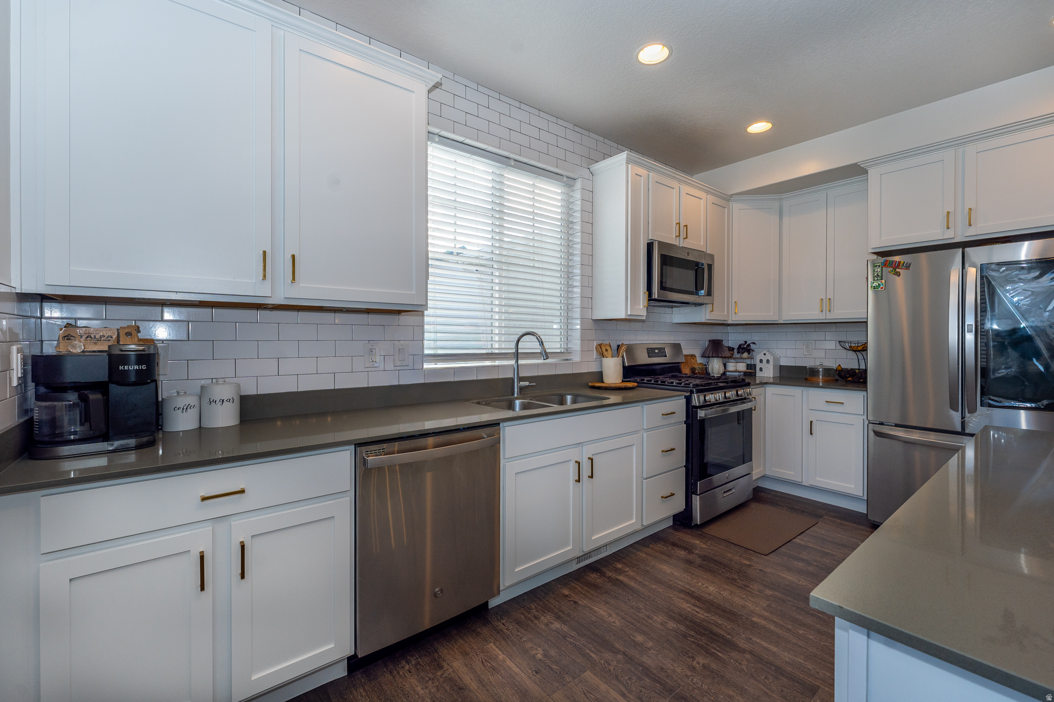 6078 N WHITE ROCK RD