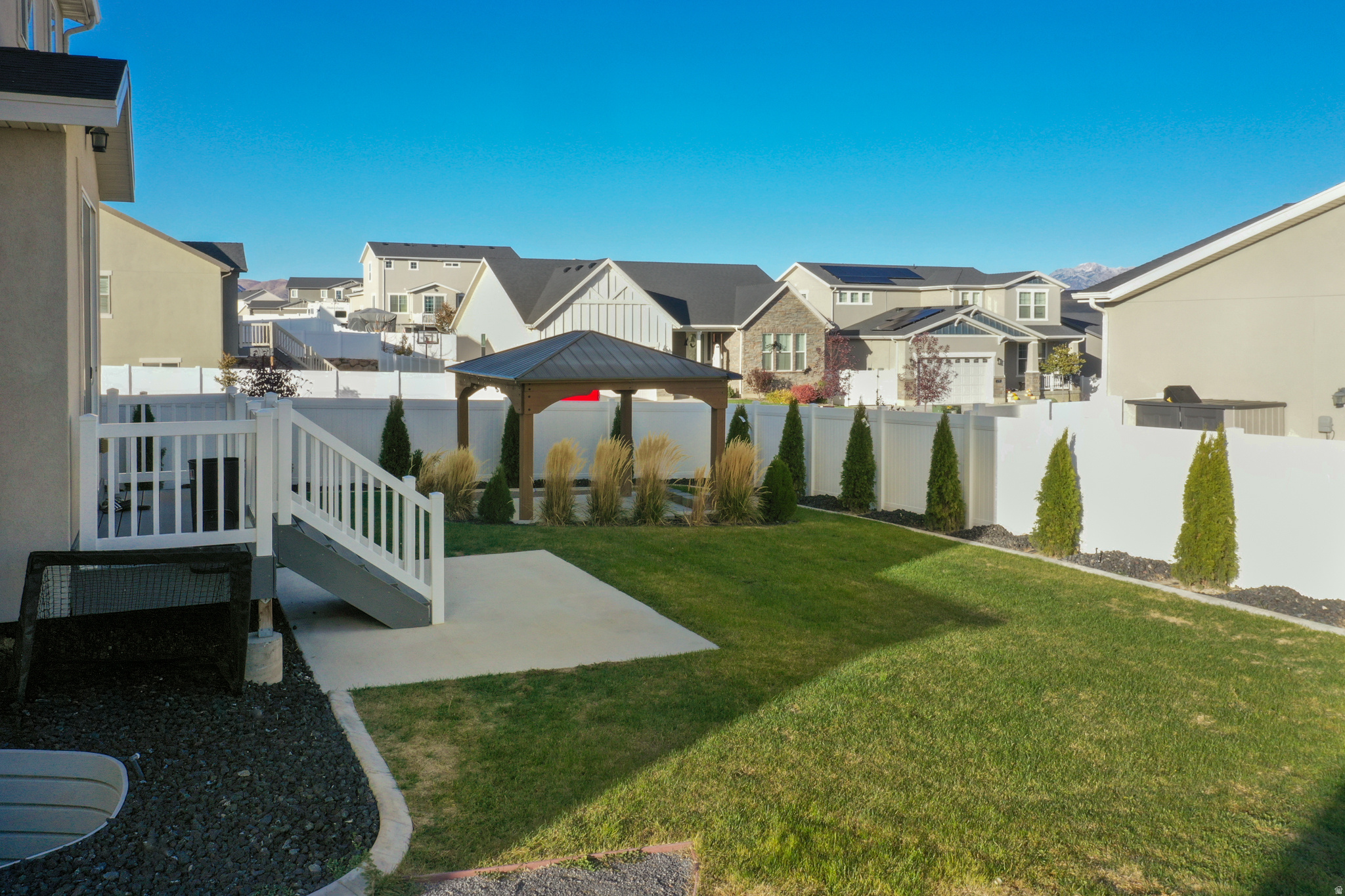 6078 N WHITE ROCK RD