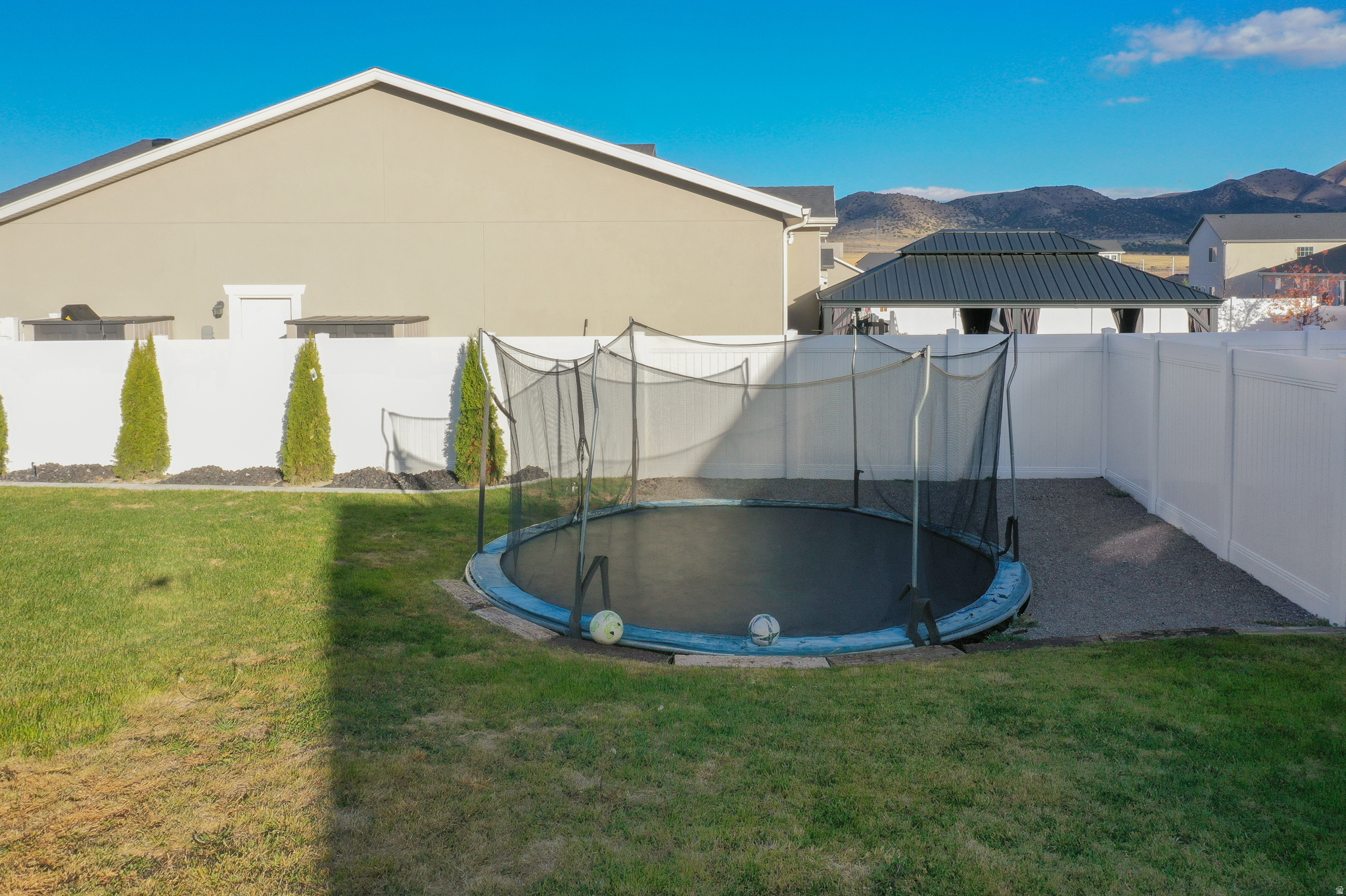 6078 N WHITE ROCK RD