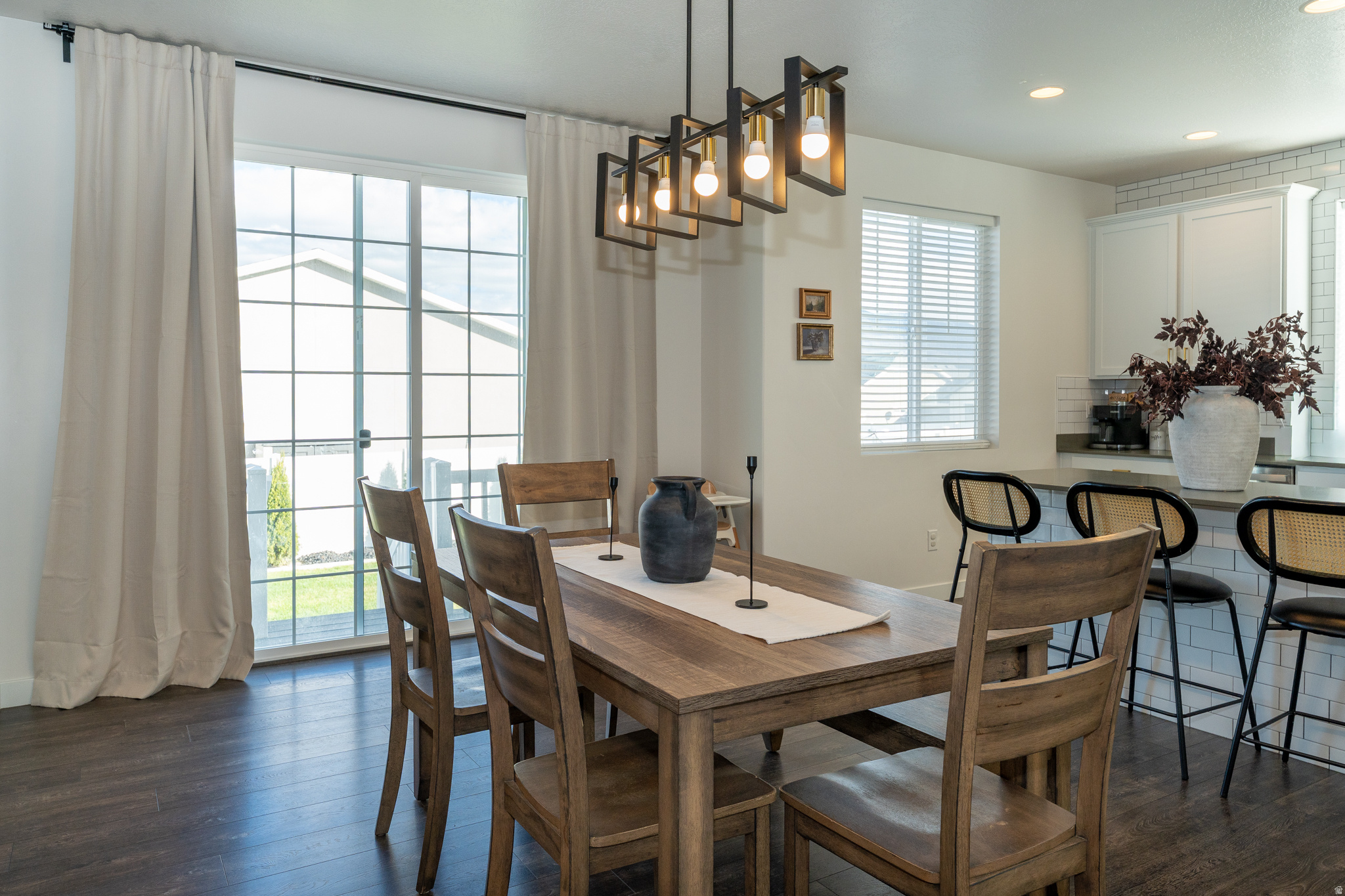 6078 N WHITE ROCK RD