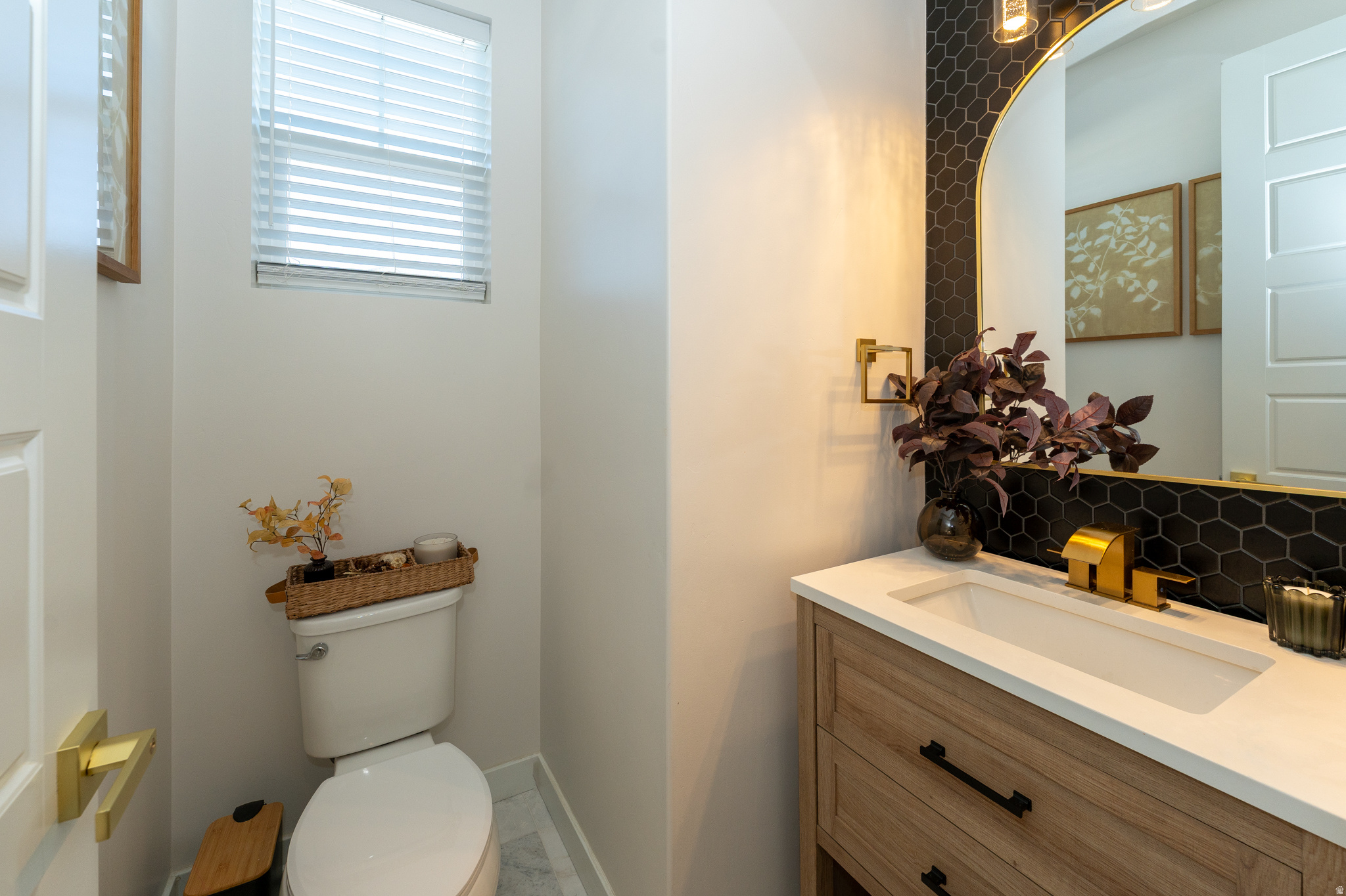 6078 N WHITE ROCK RD