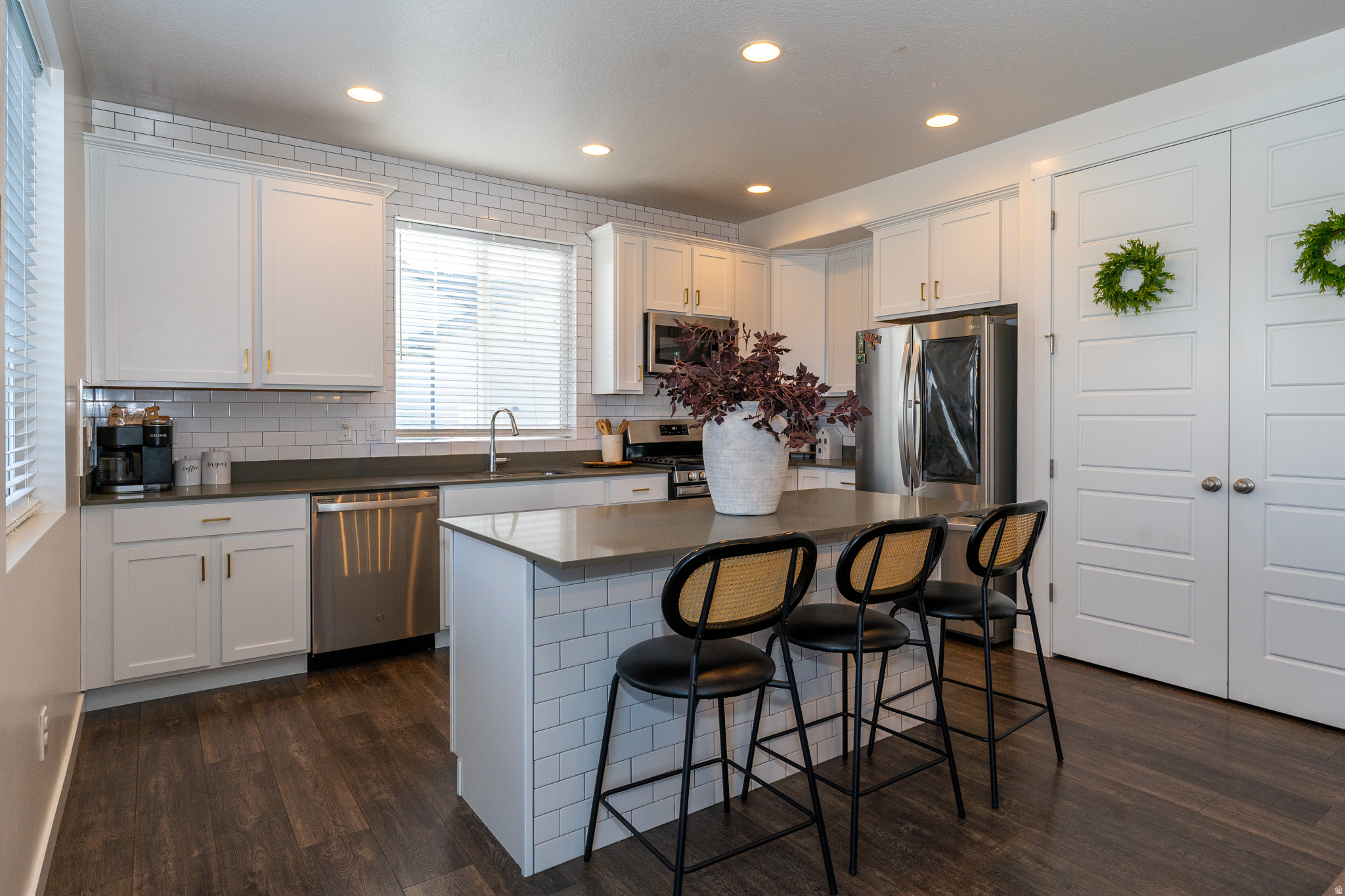 6078 N WHITE ROCK RD