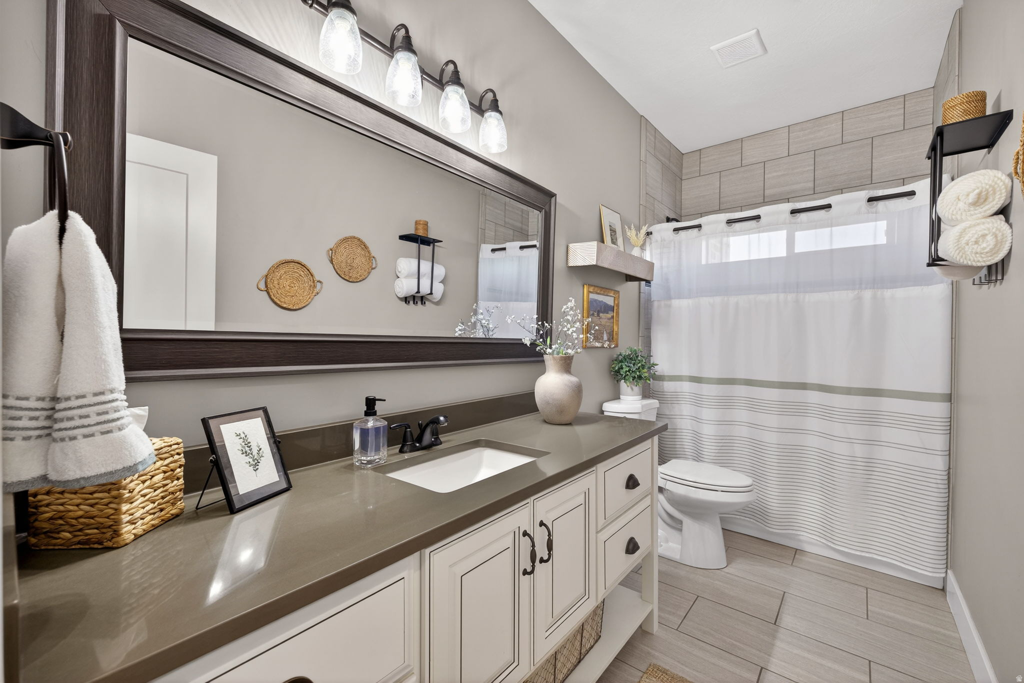 4673 W CANYON VIEW DR