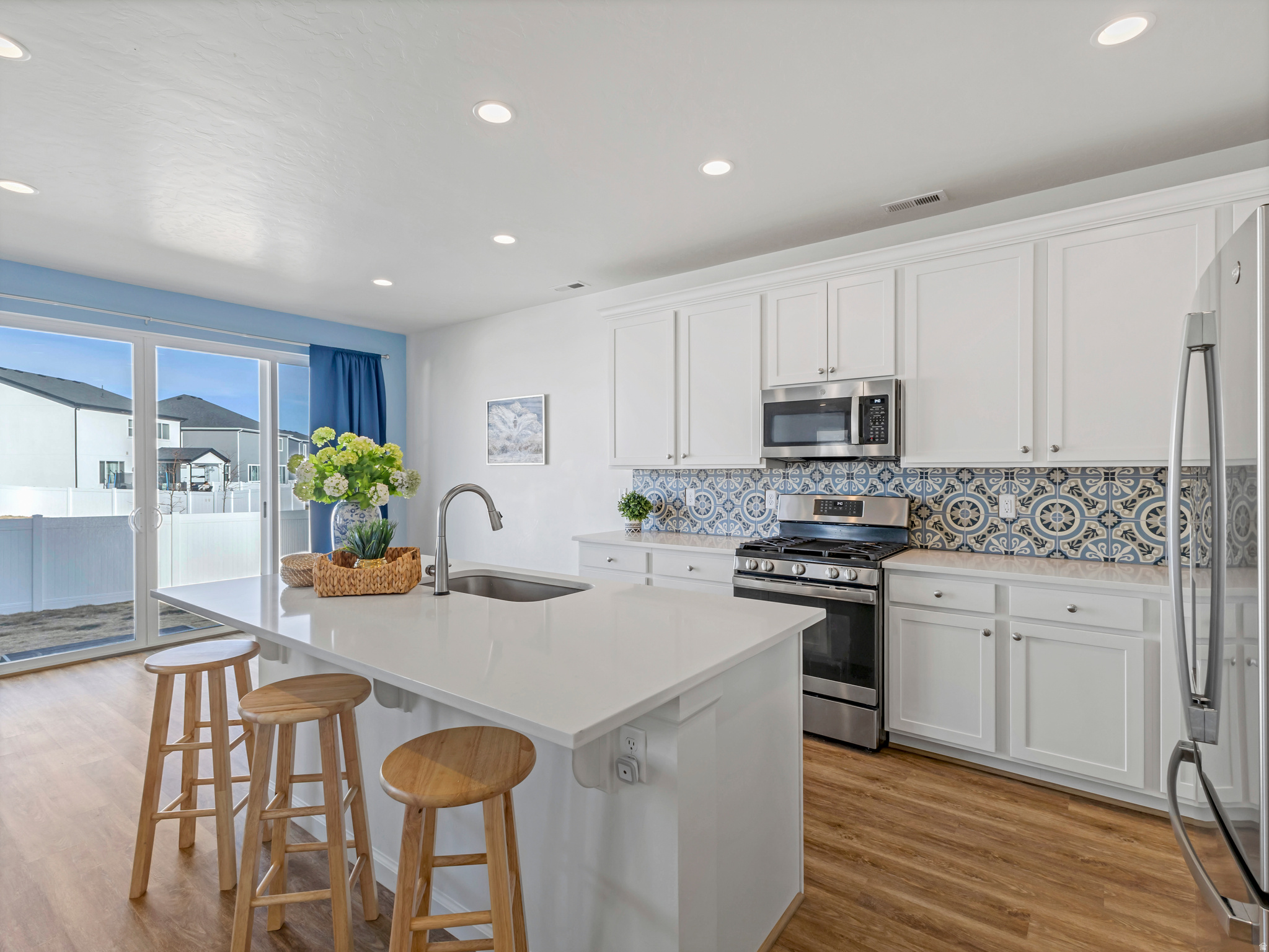 5492 NORTH YEAGER LN