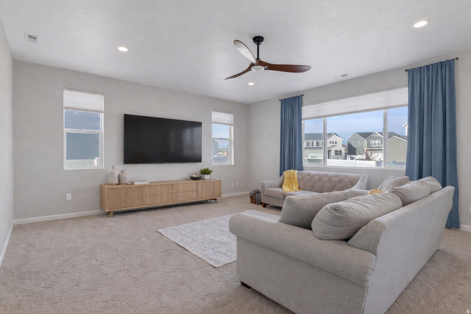 5492 NORTH YEAGER LN