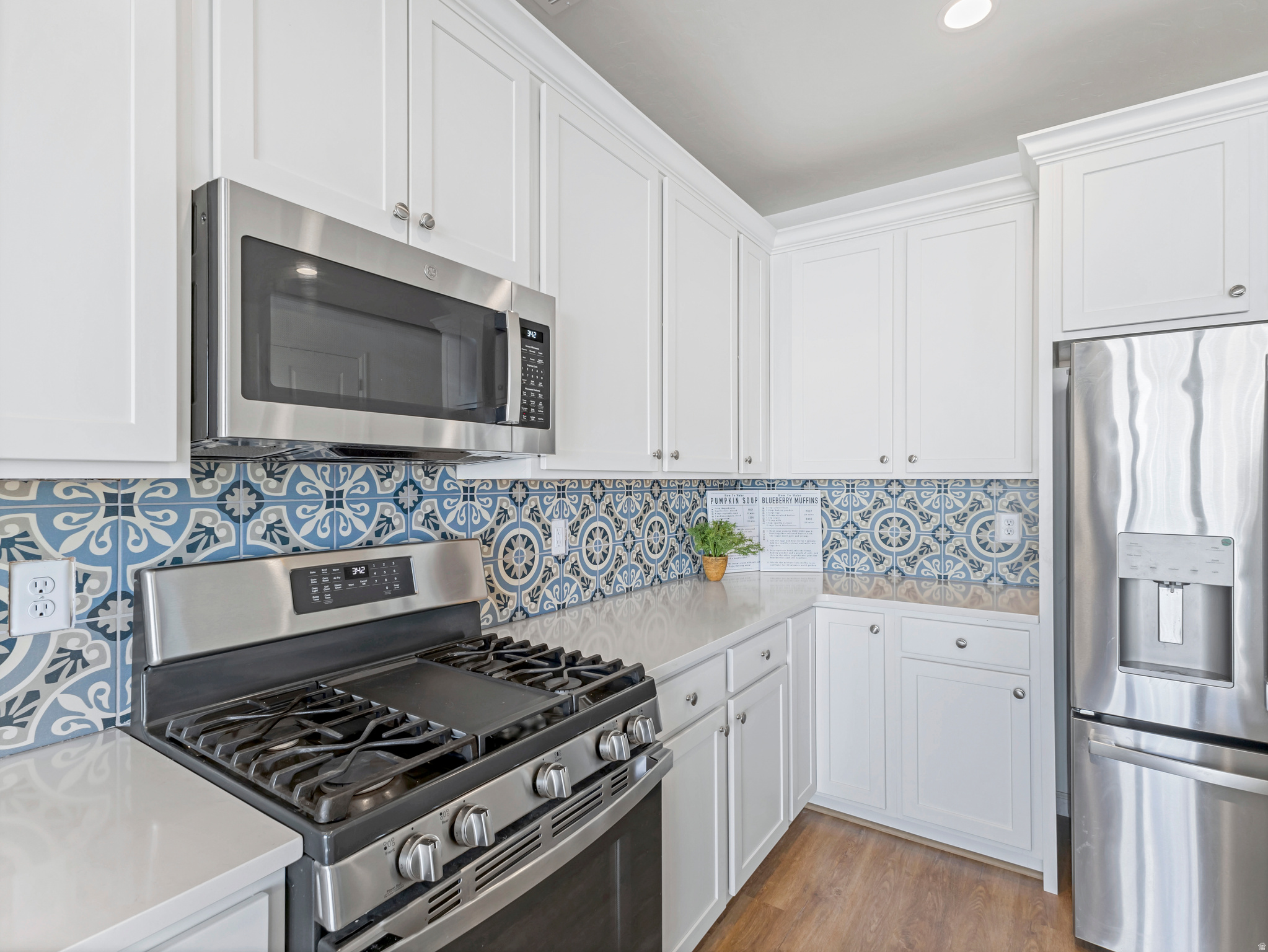 5492 NORTH YEAGER LN