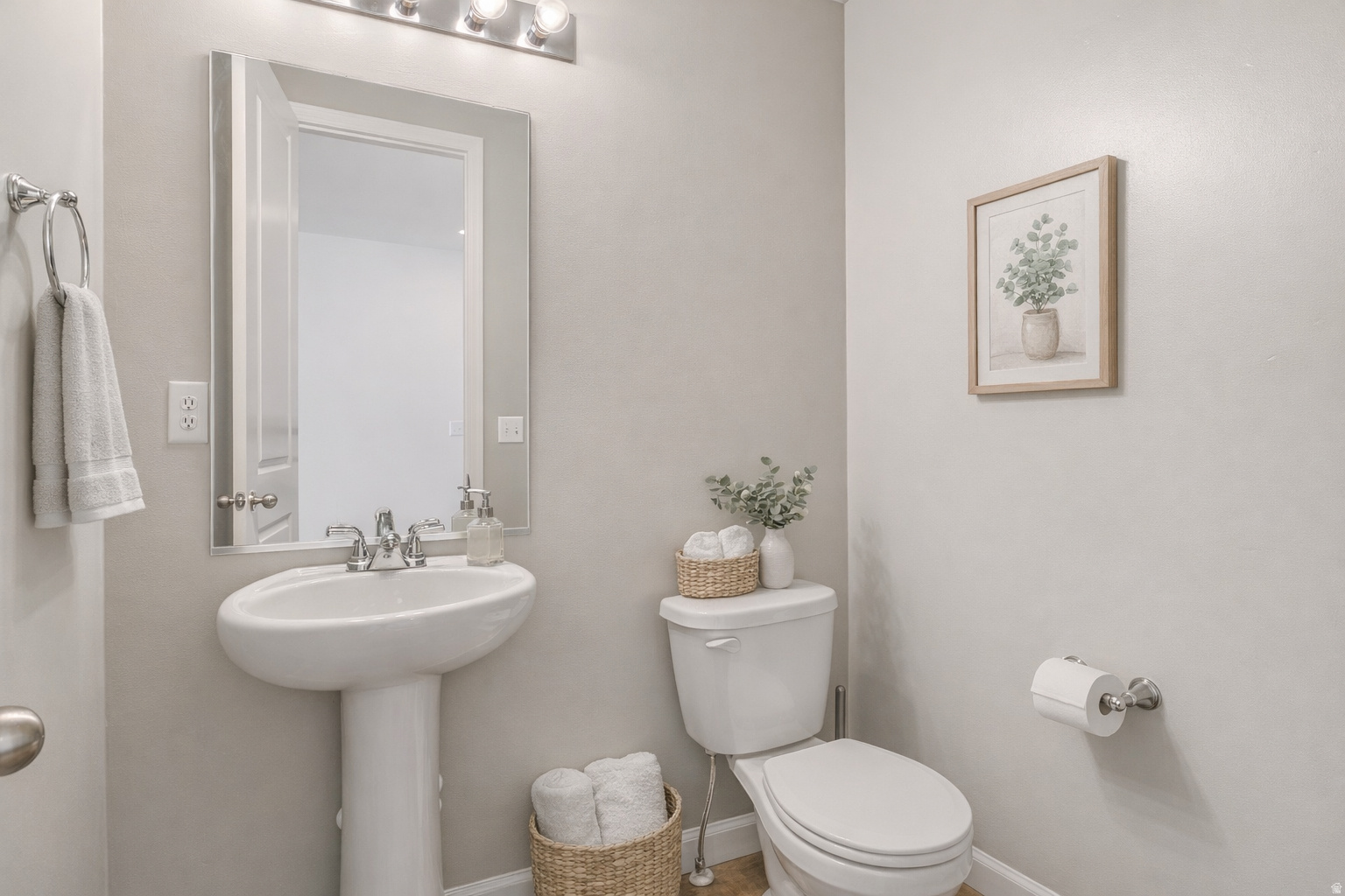 5492 NORTH YEAGER LN