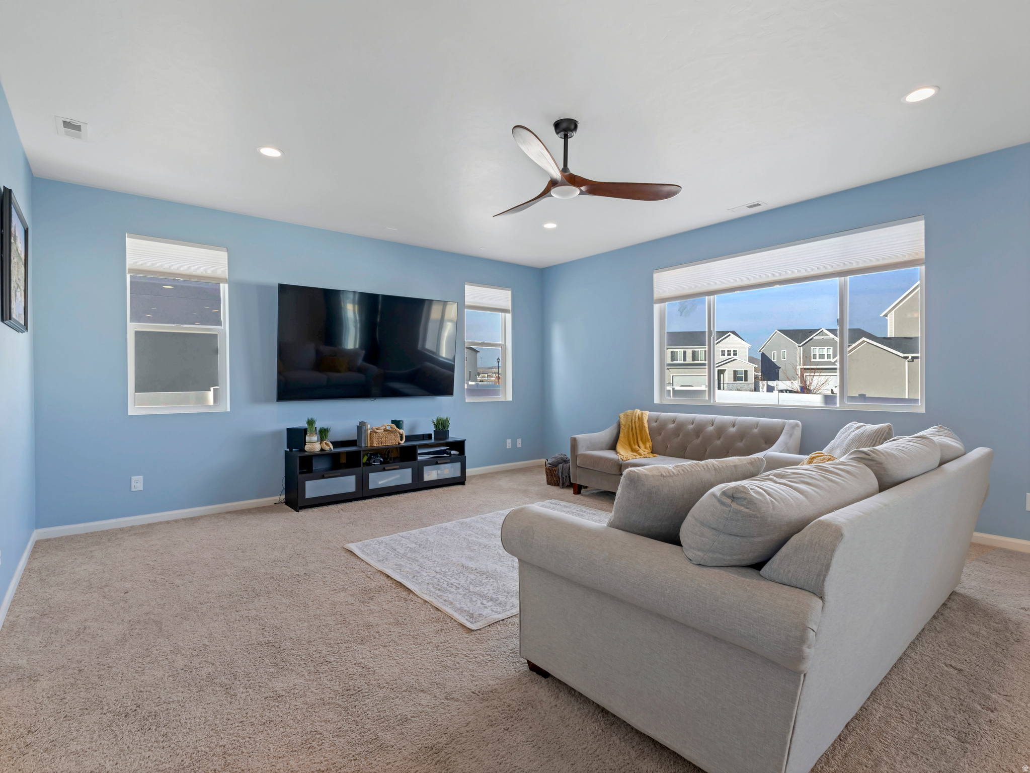 5492 NORTH YEAGER LN