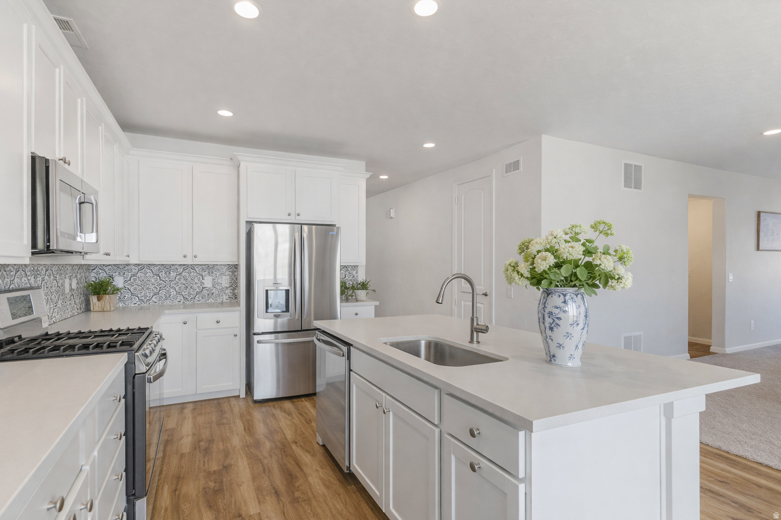 5492 NORTH YEAGER LN