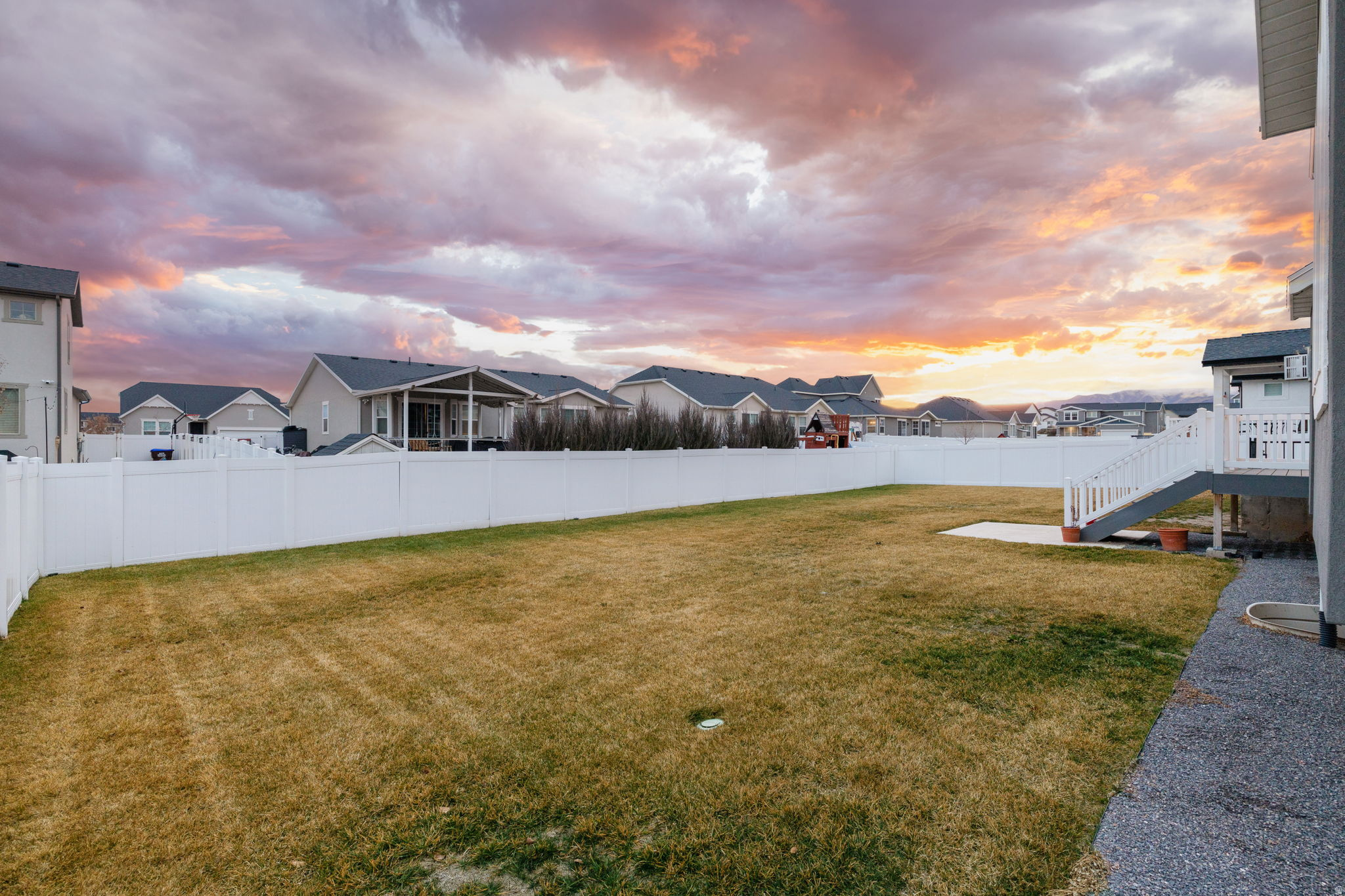 1416 E ERICKSON KNOLL LN